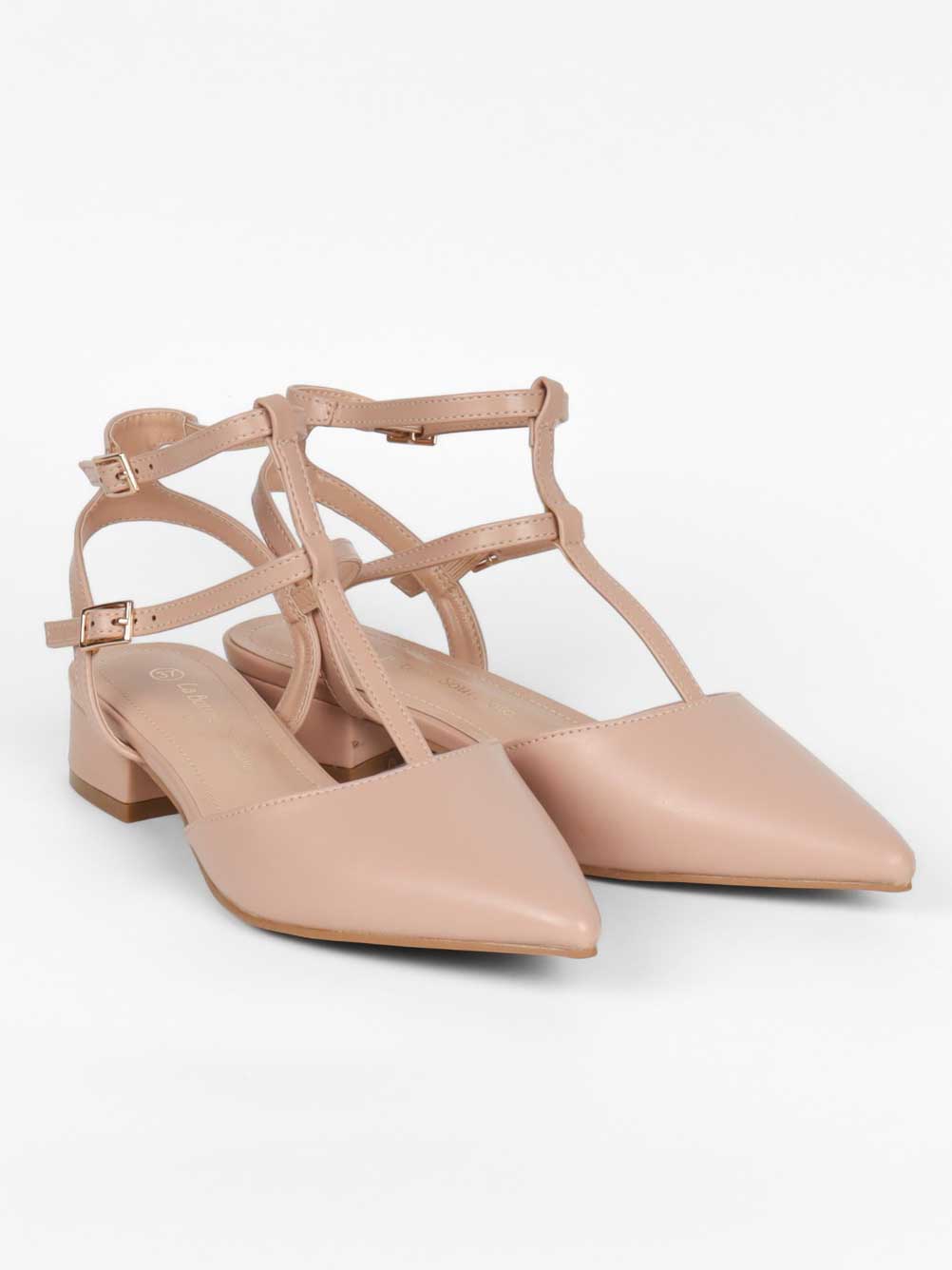 Stefani - Spetsig sandal med liten klack