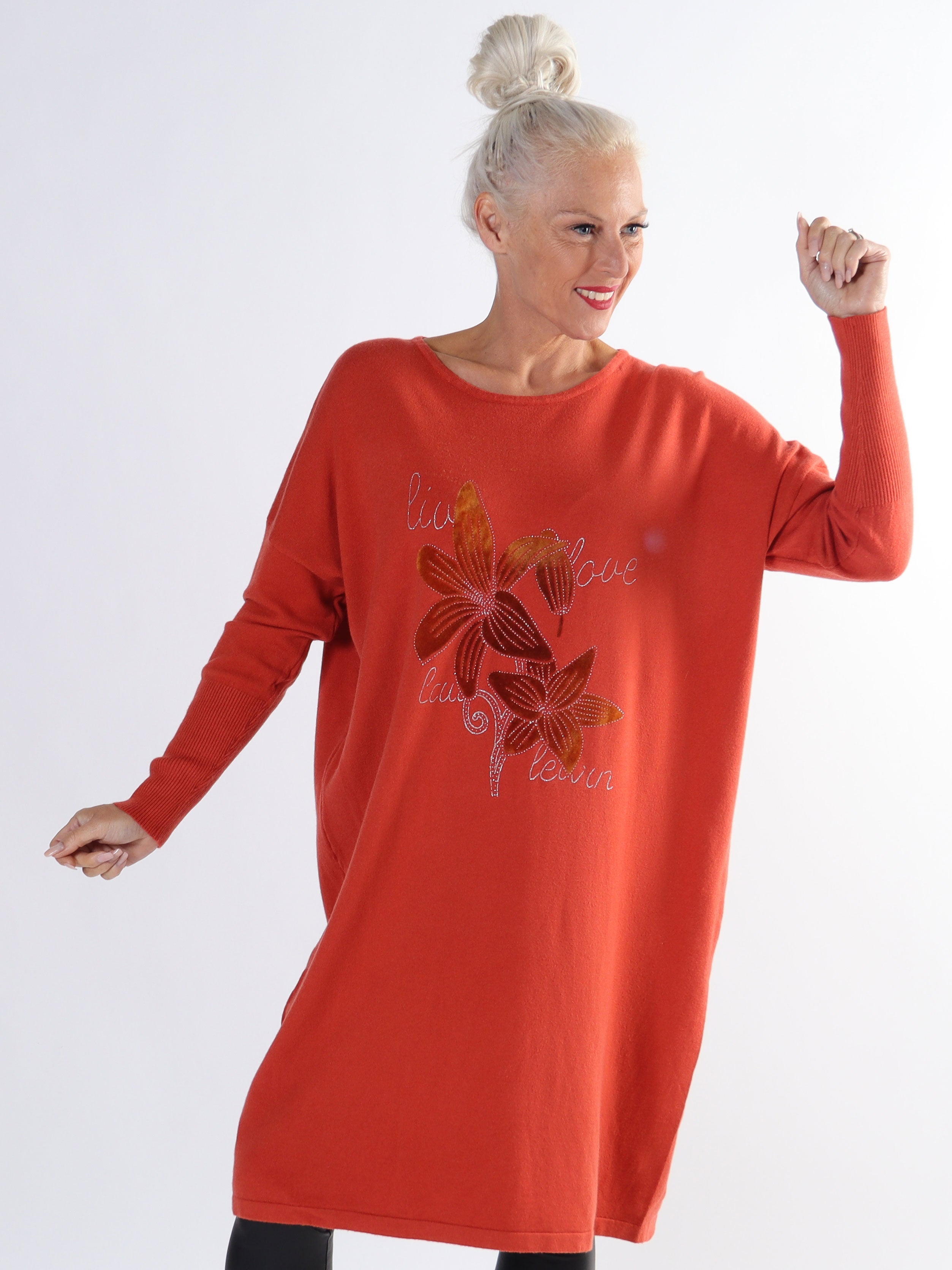Amilie - Mjuk plus size klänning med blommigt tryck