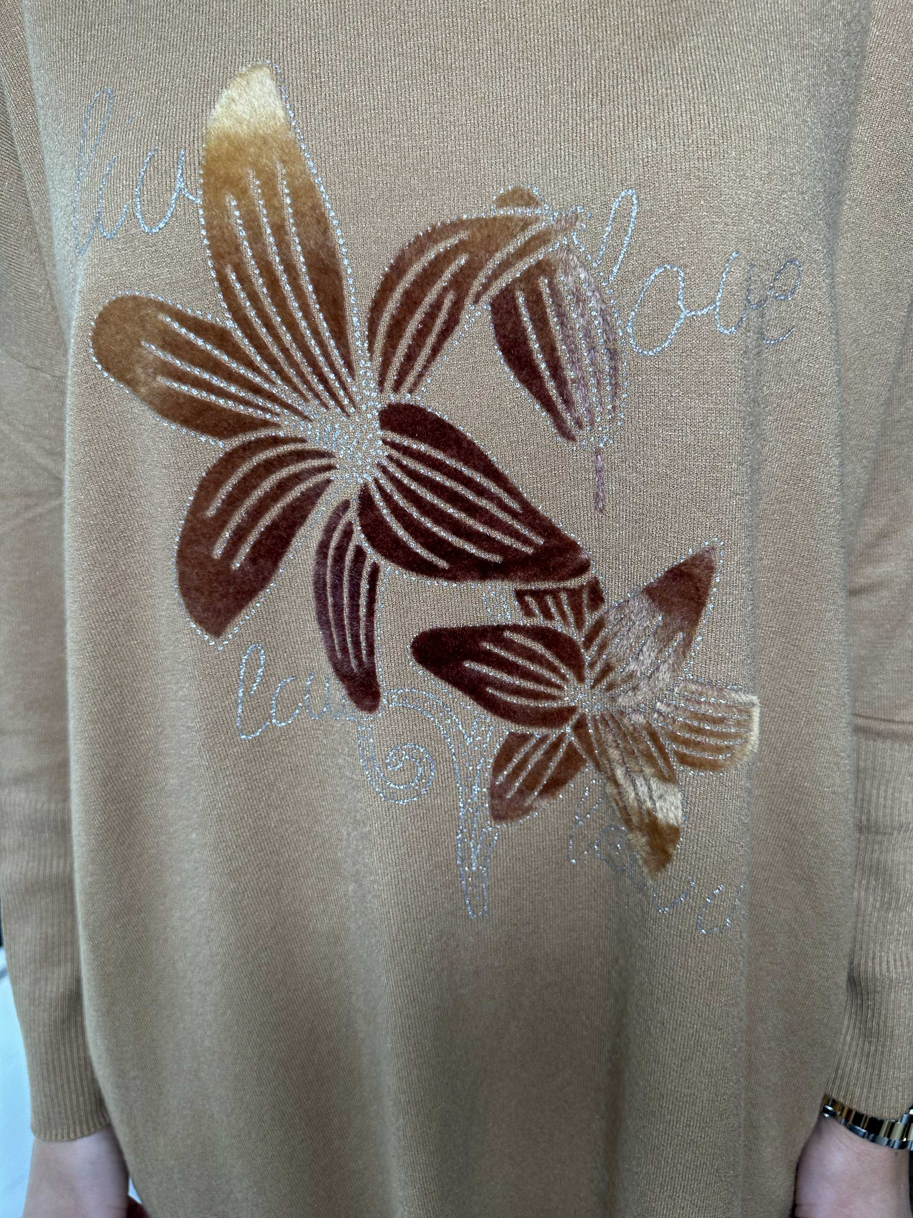 Amilie - Mjuk klänning med blommigt tryck