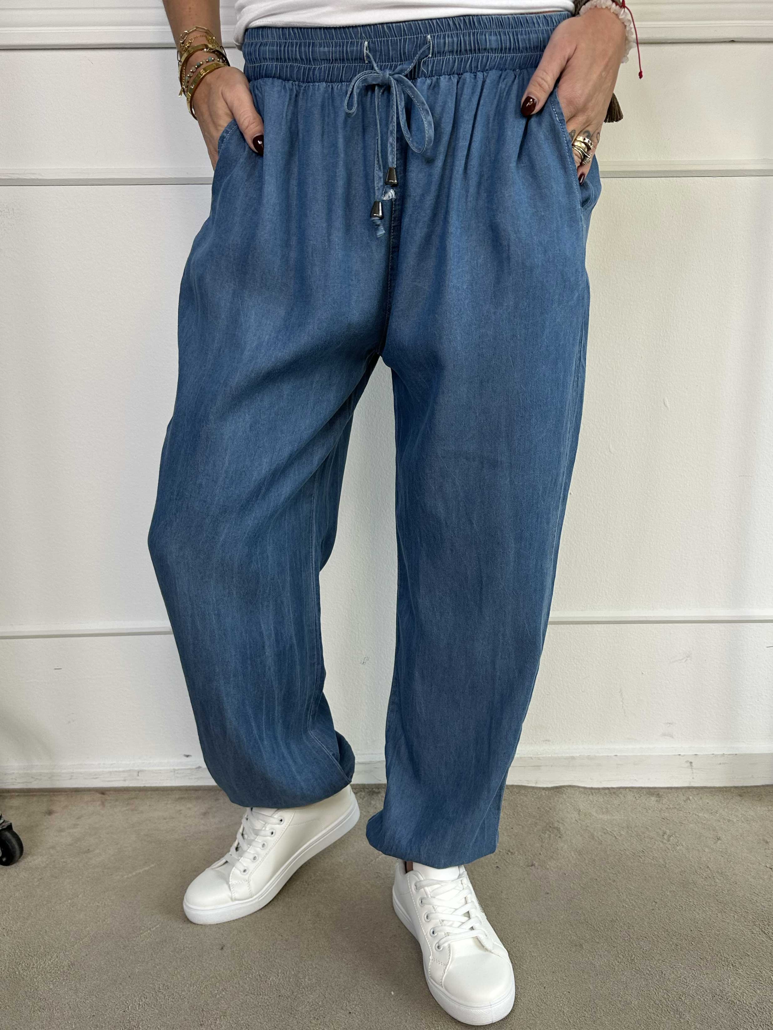 Andie - Lös byxa i denimlook med resår i midjan