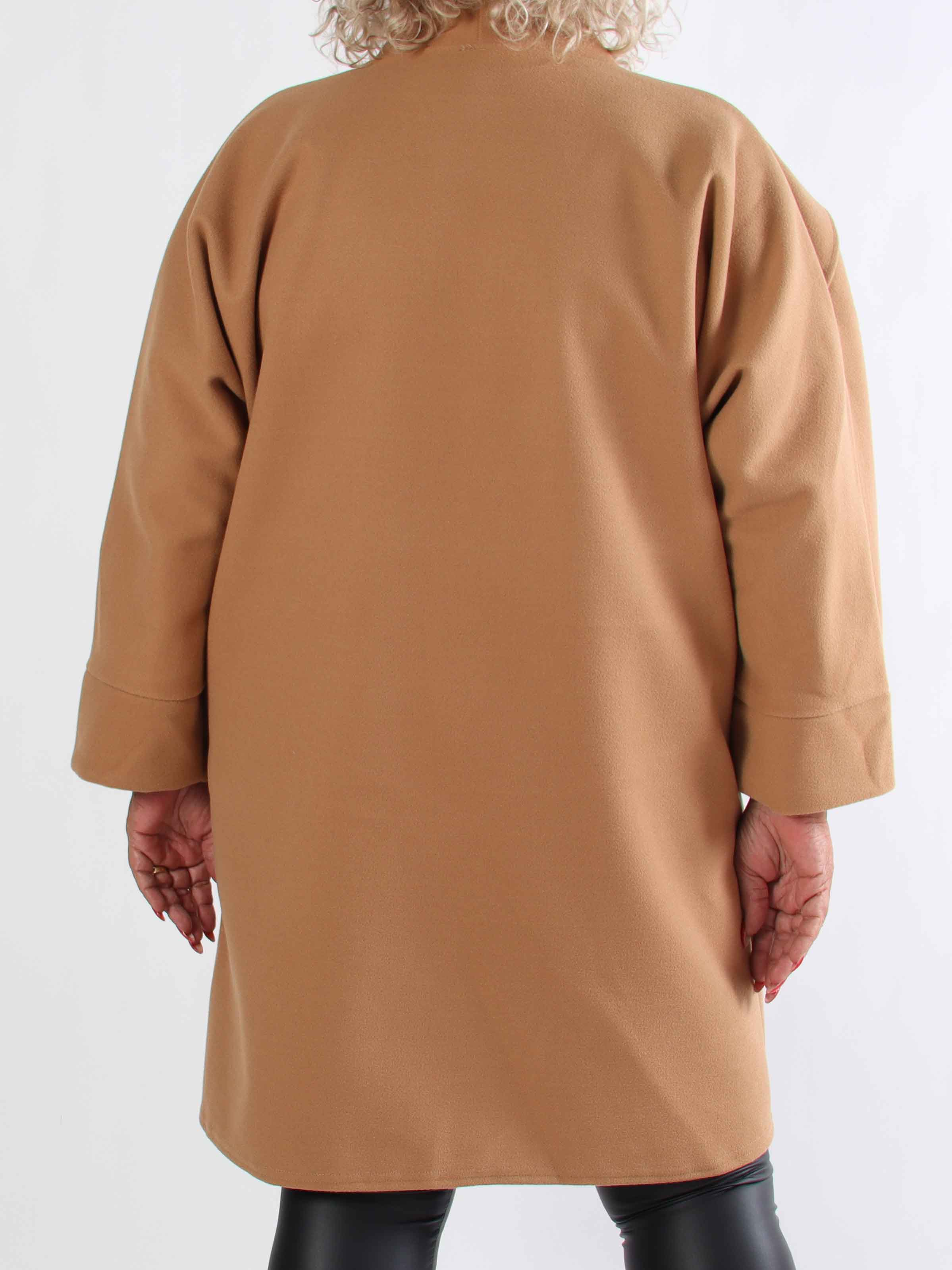 Annah Midi - Plus size kappa med tydliga sömmar och fickor