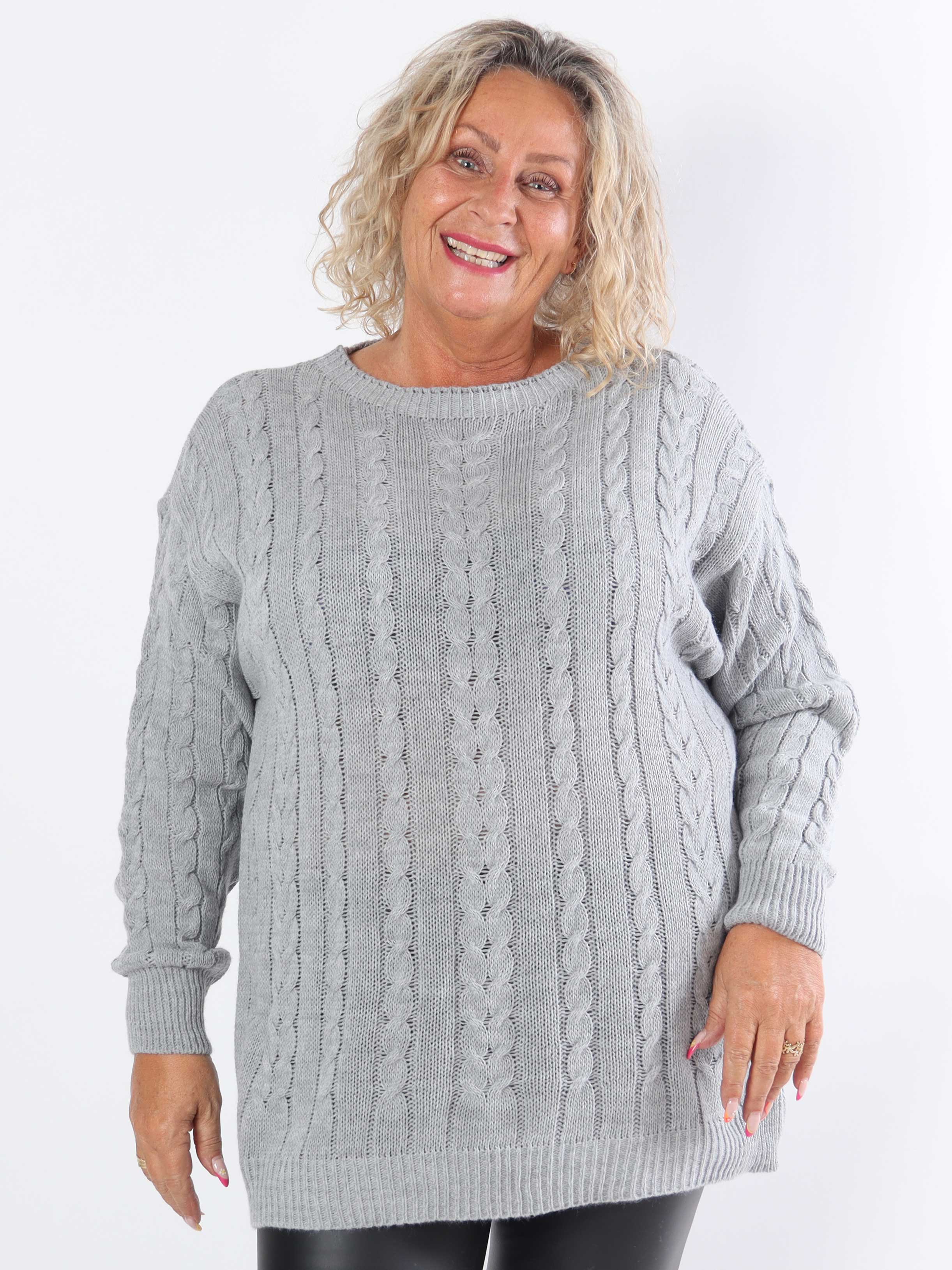 Annisa - Plus size stickad tröja med kabelstickning