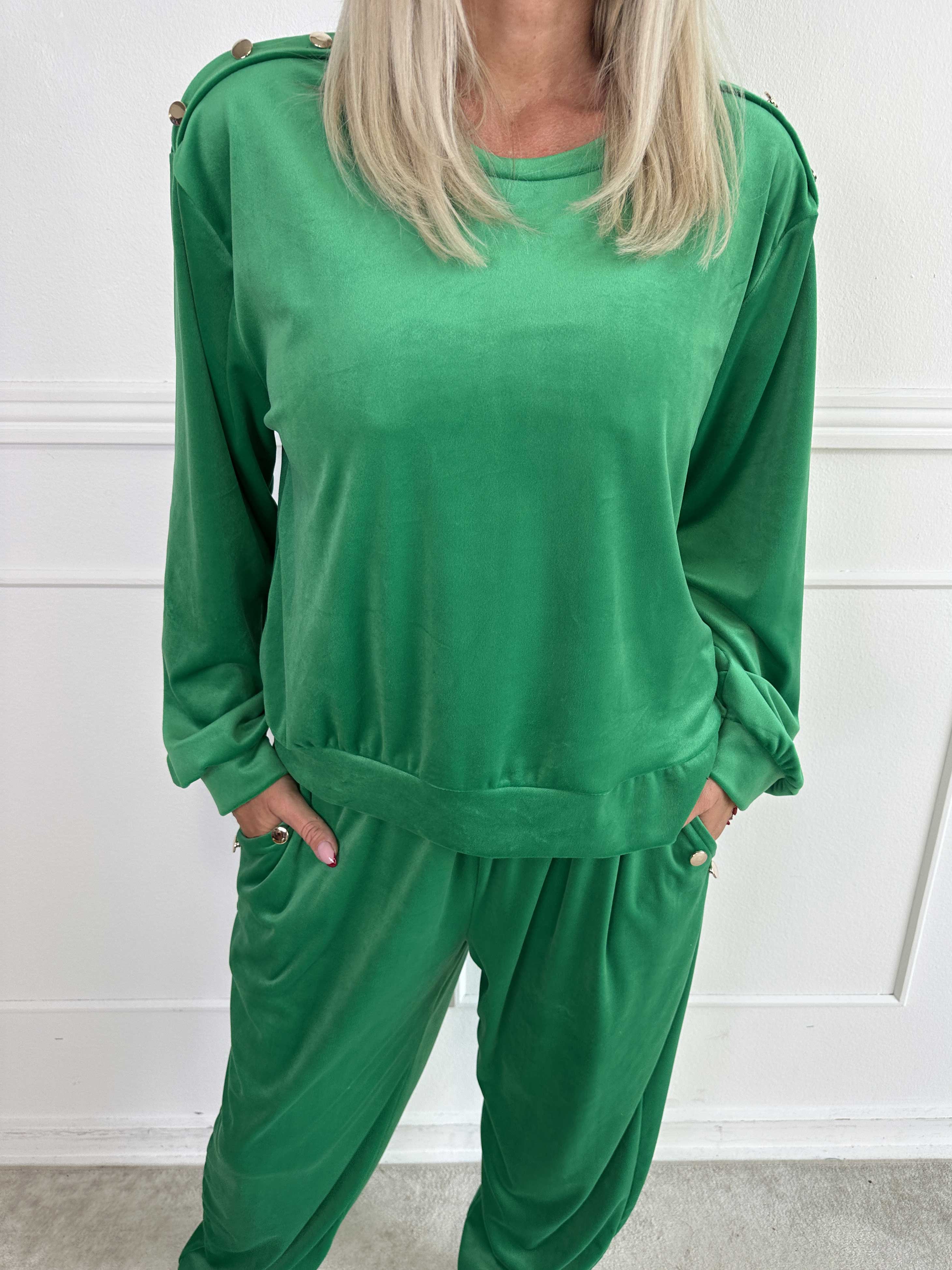Arina - Mjukisset i velour med guldknappar