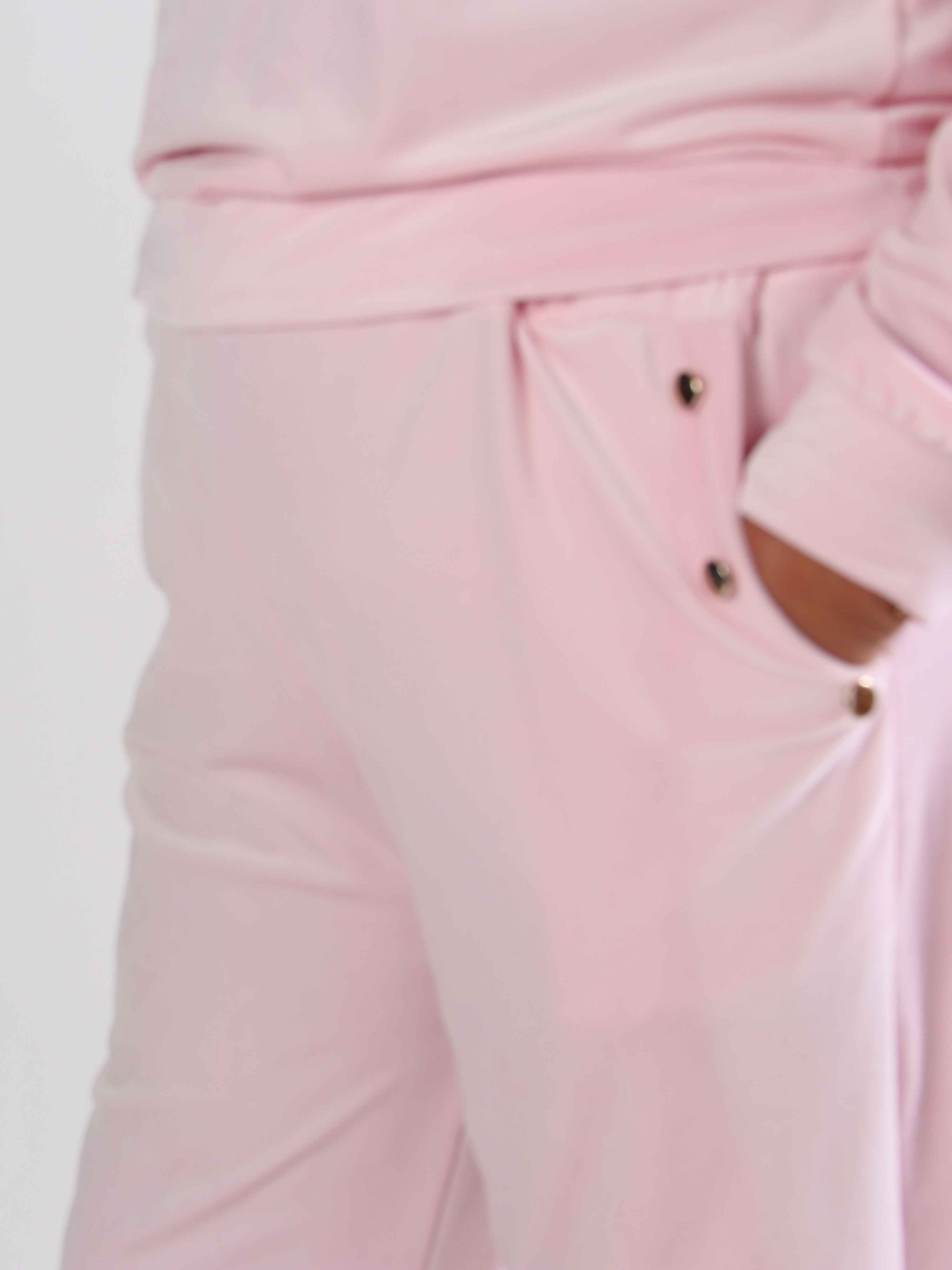 Arina - Plus size mjukisset i velour med guldknappar
