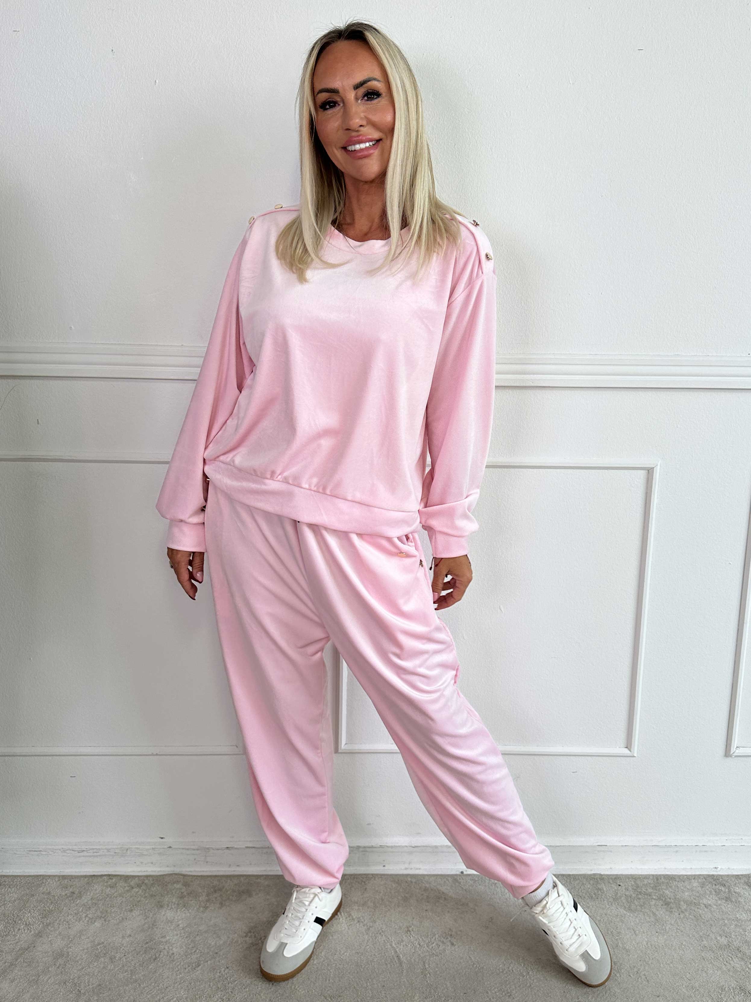 Arina - Mjukisset i velour med guldknappar