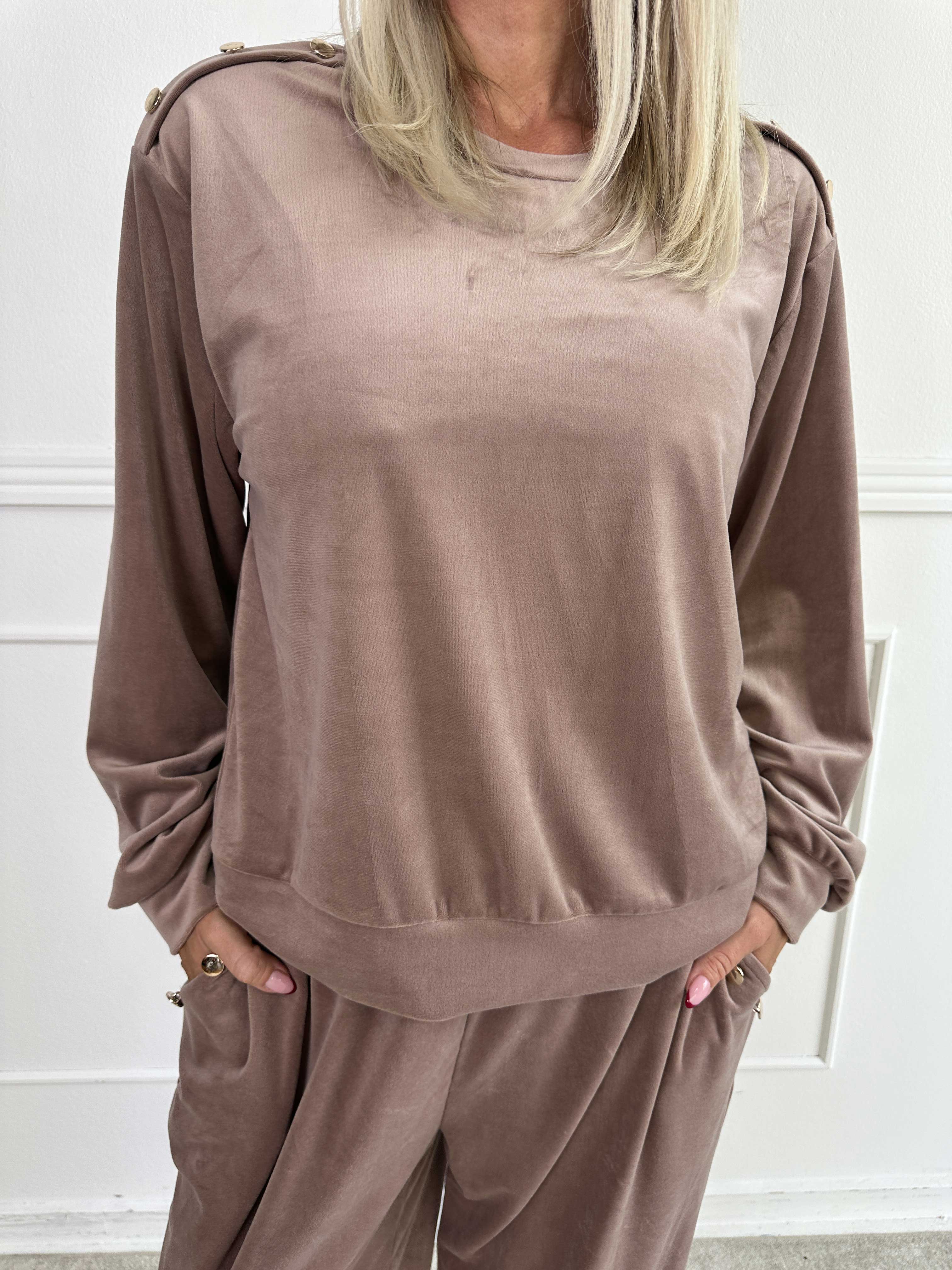 Arina - Mjukisset i velour med guldknappar