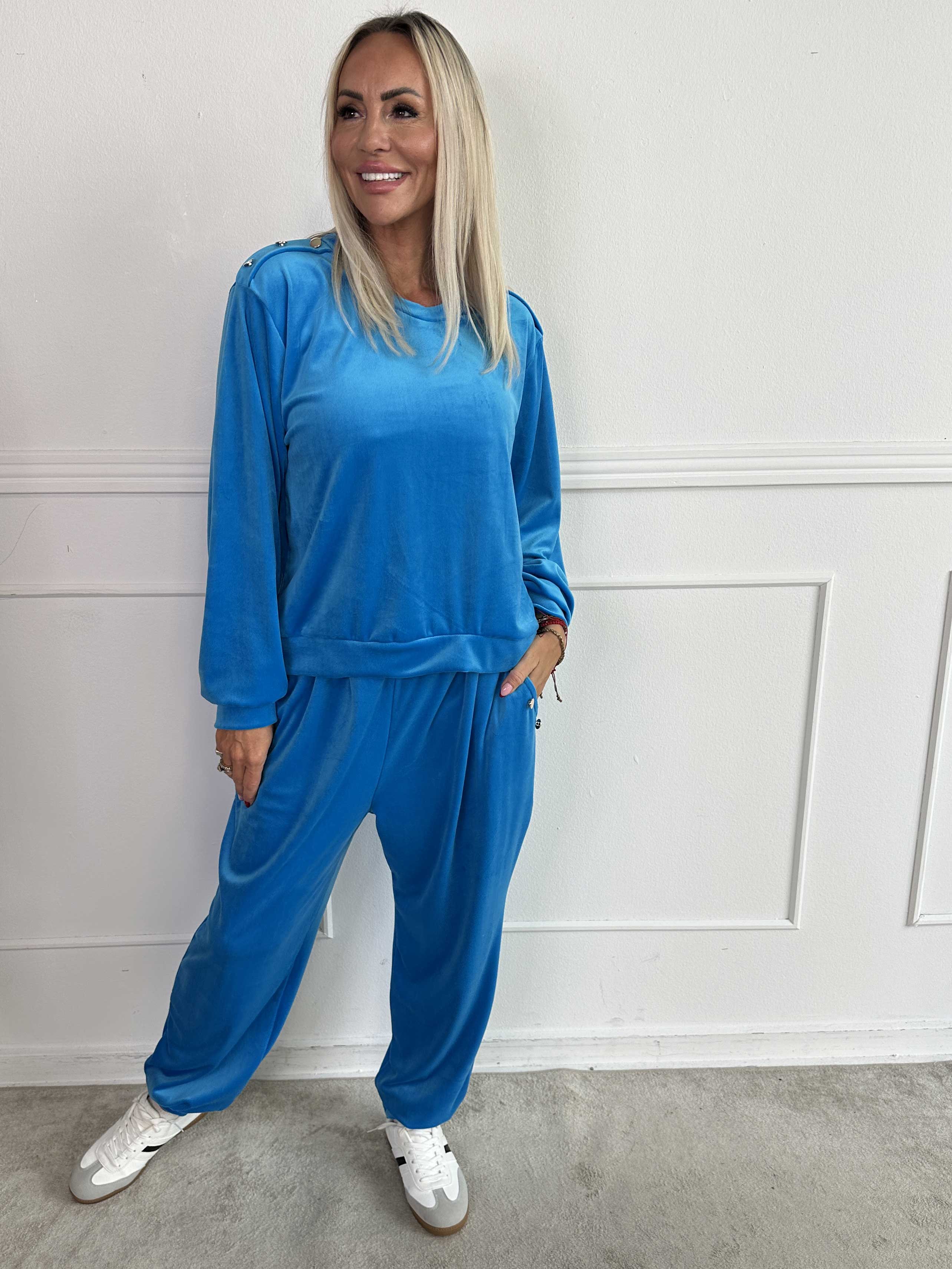 Arina - Mjukisset i velour med guldknappar