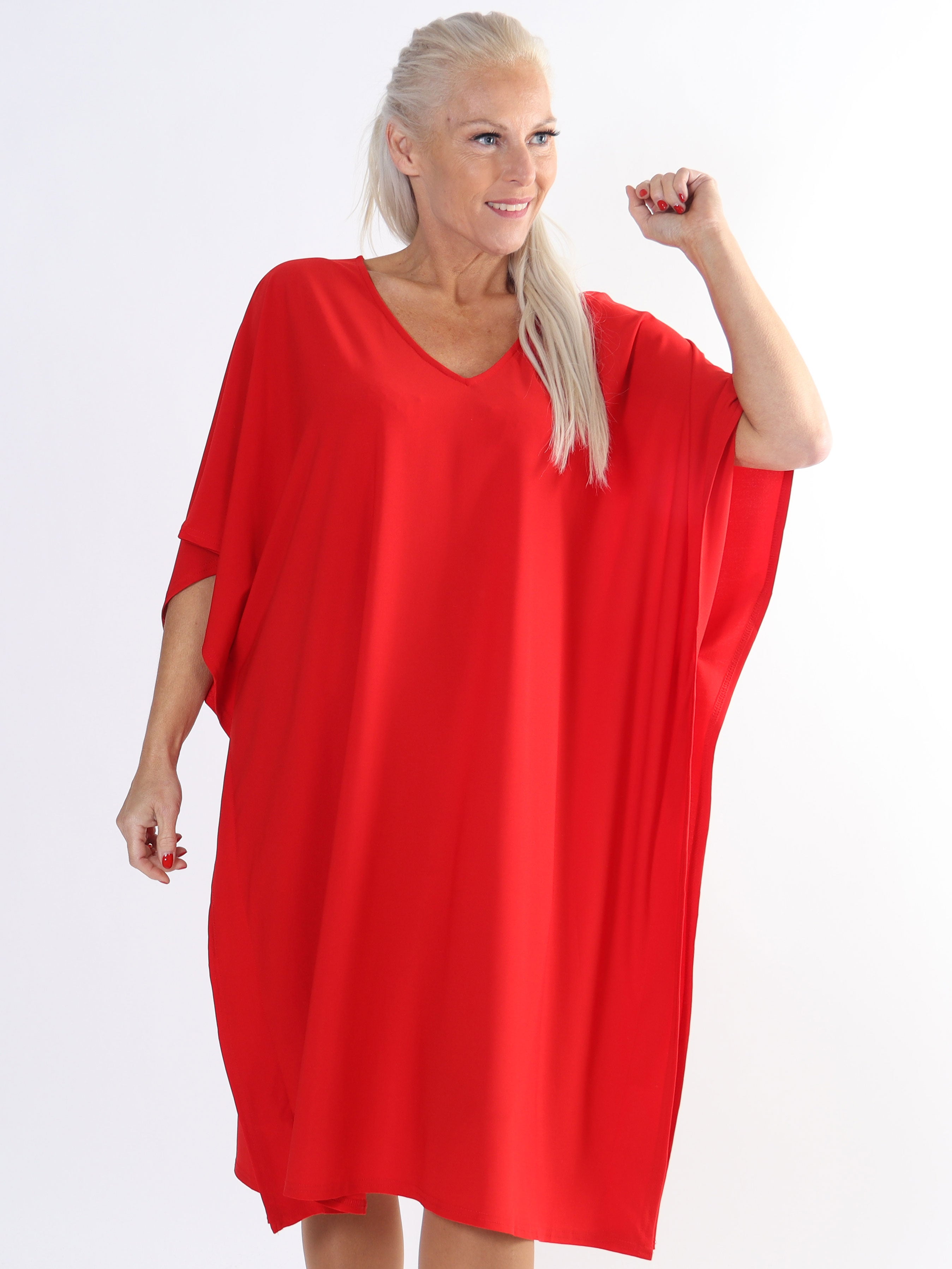 Azmina Plain - Slät elastisk tunikaklänning i plus size med lös passform