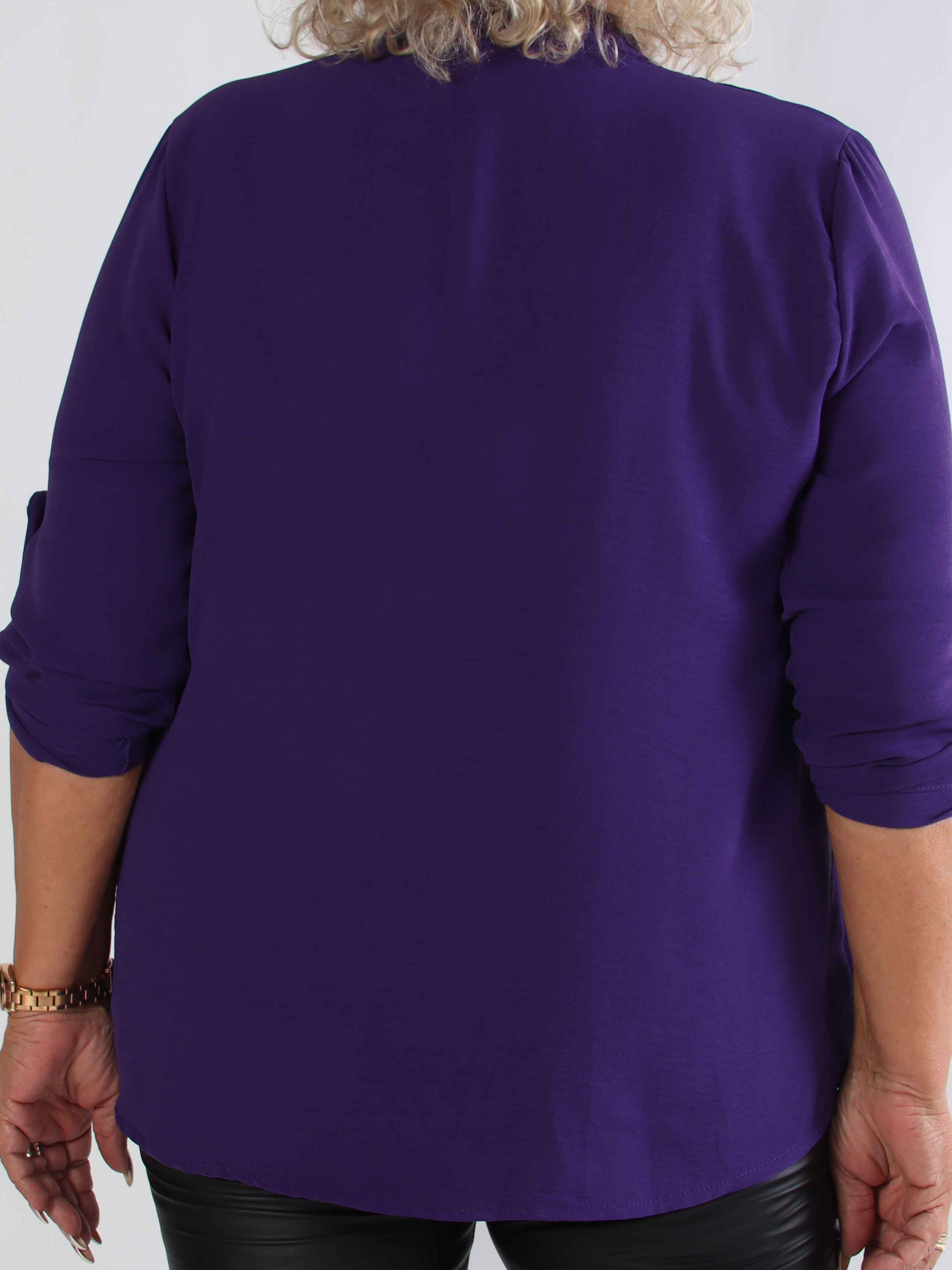 Bekka - Plus size skjorta i viskos med guldfärgade knappar och brosch