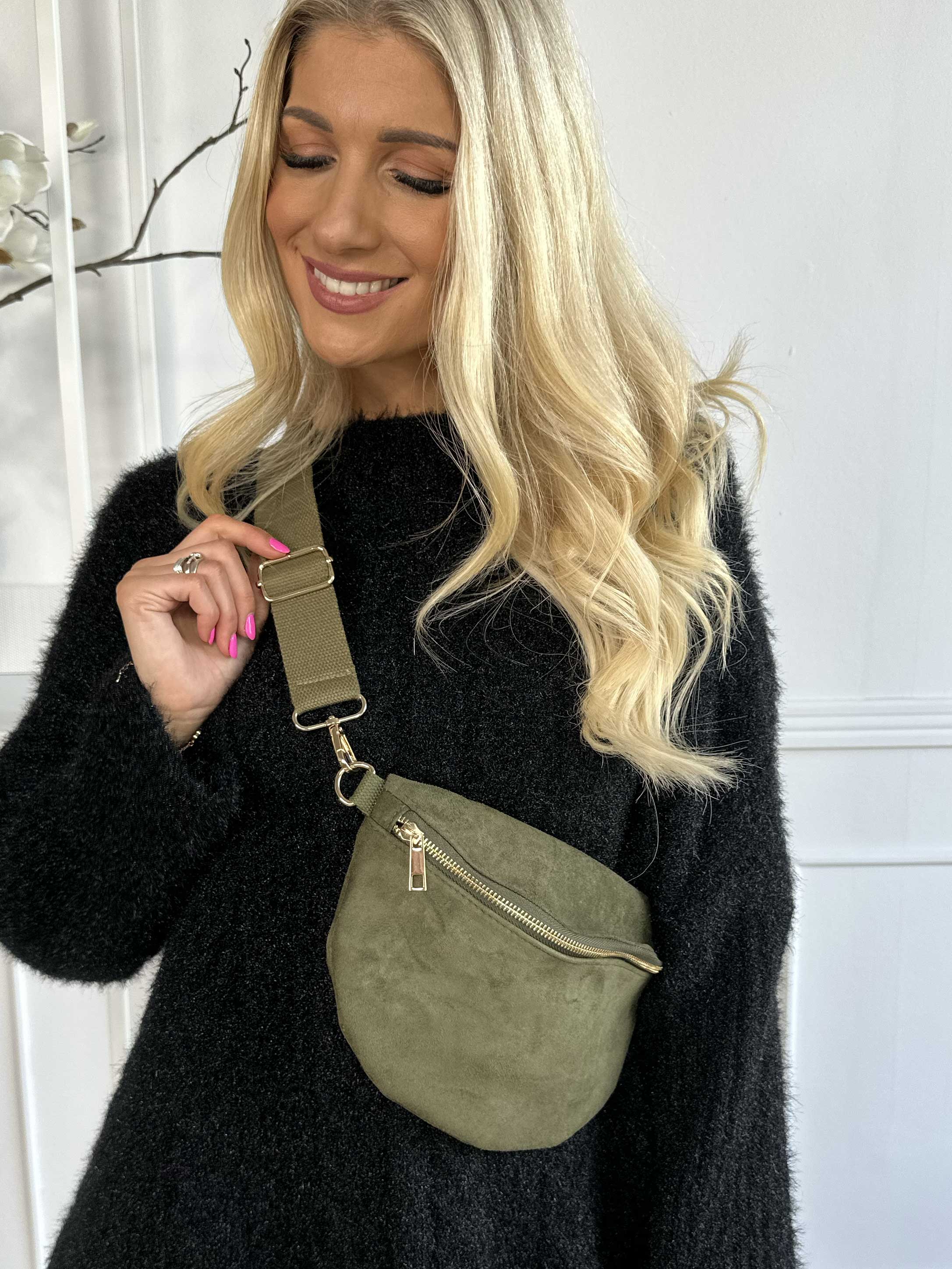 Belicia - Liten crossbody-väska i mockalook