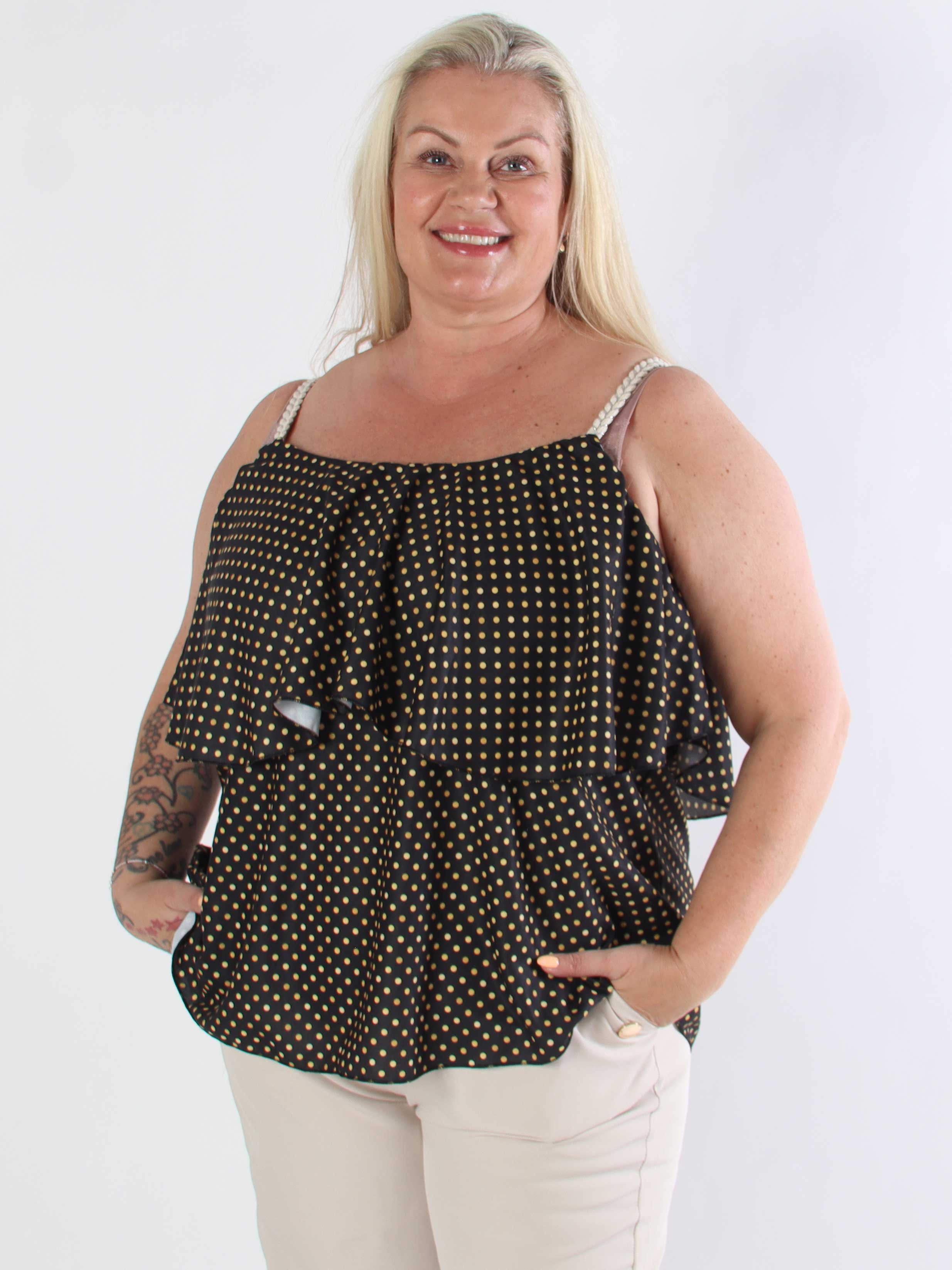 Blanca Dot Top - Prickig plus size topp med volangkant och flätade axelband