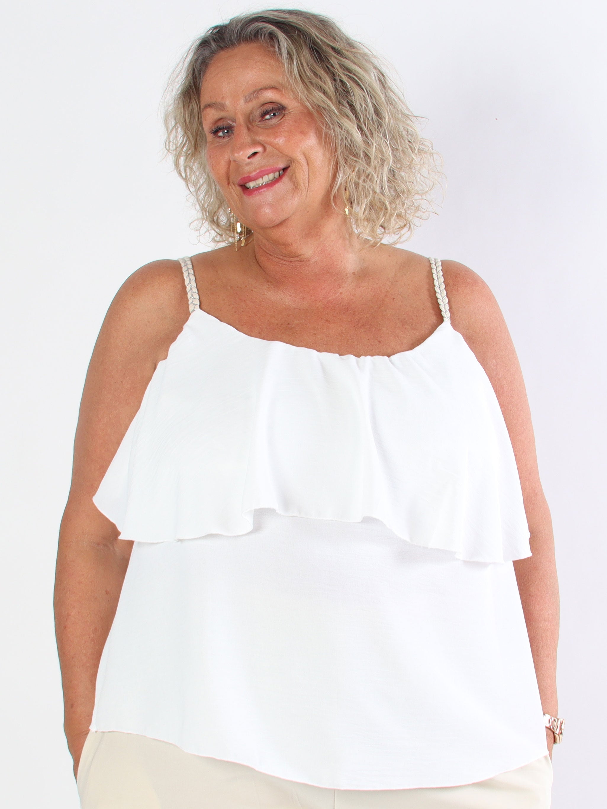 Blanca Top - Plus size topp med volanger och flätade band