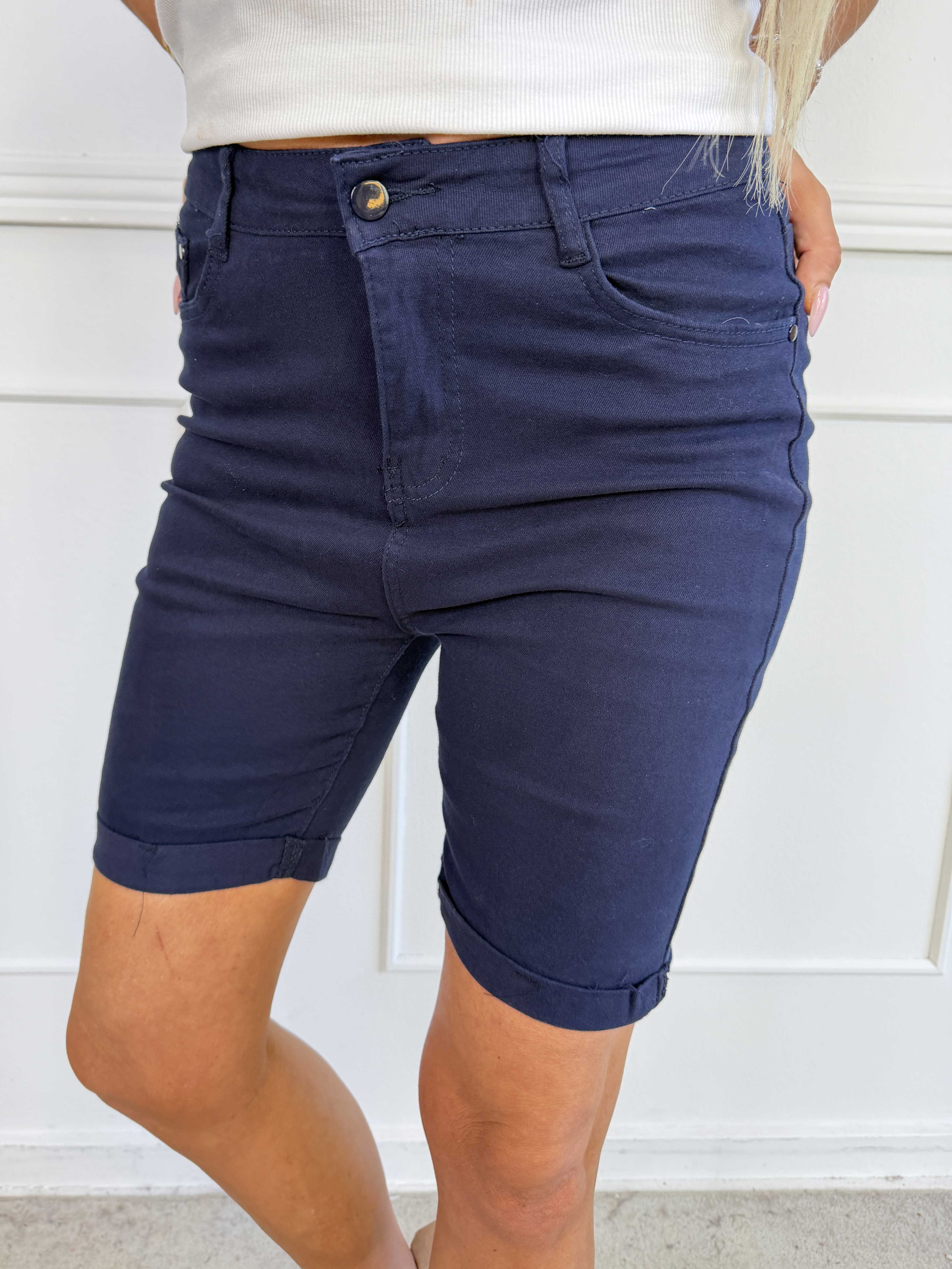 Bothilla - Højtaljede denimshorts i stretchy kvalitet