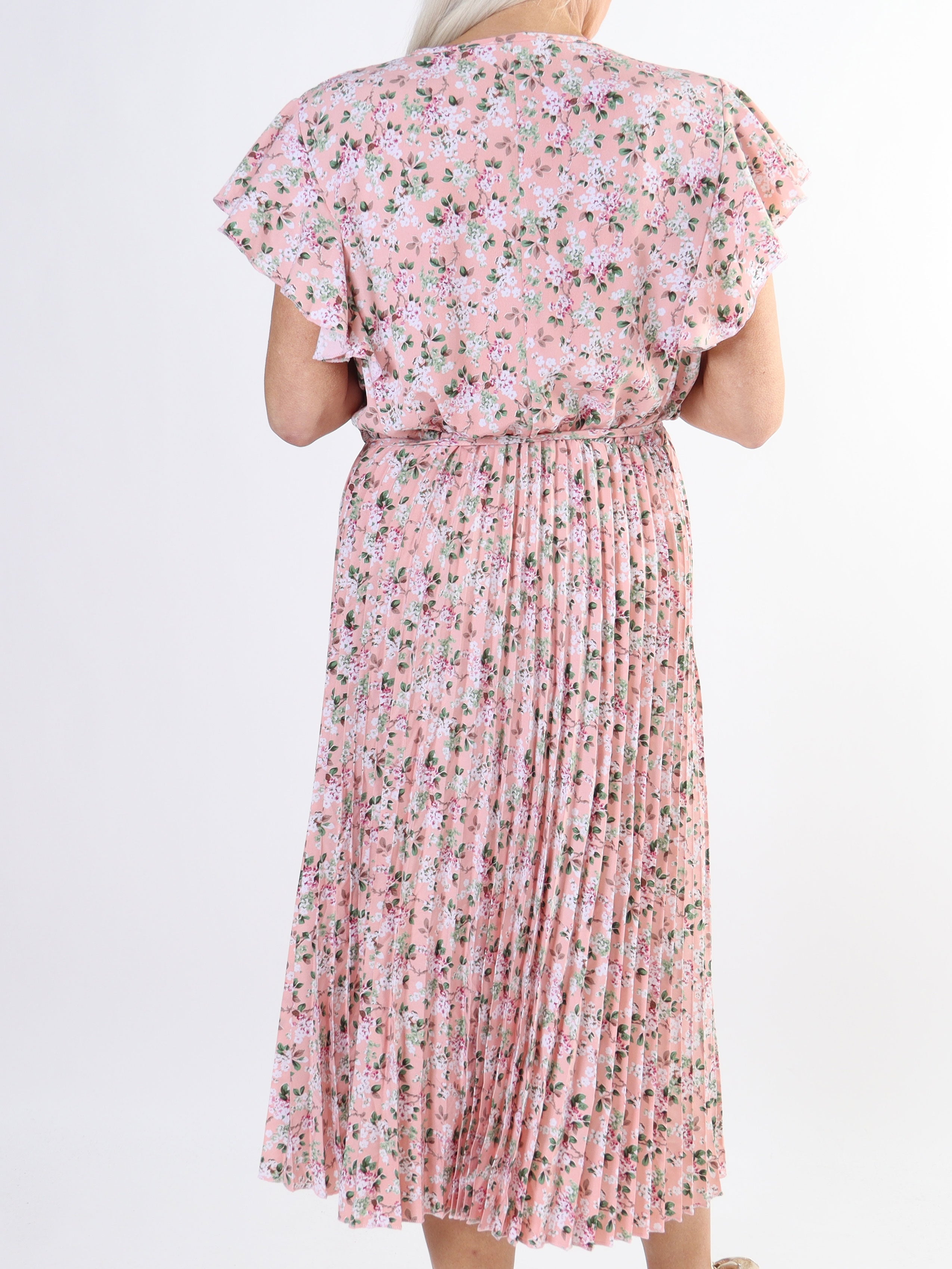 Callidora - Plus size-klänning med veck och volanger
