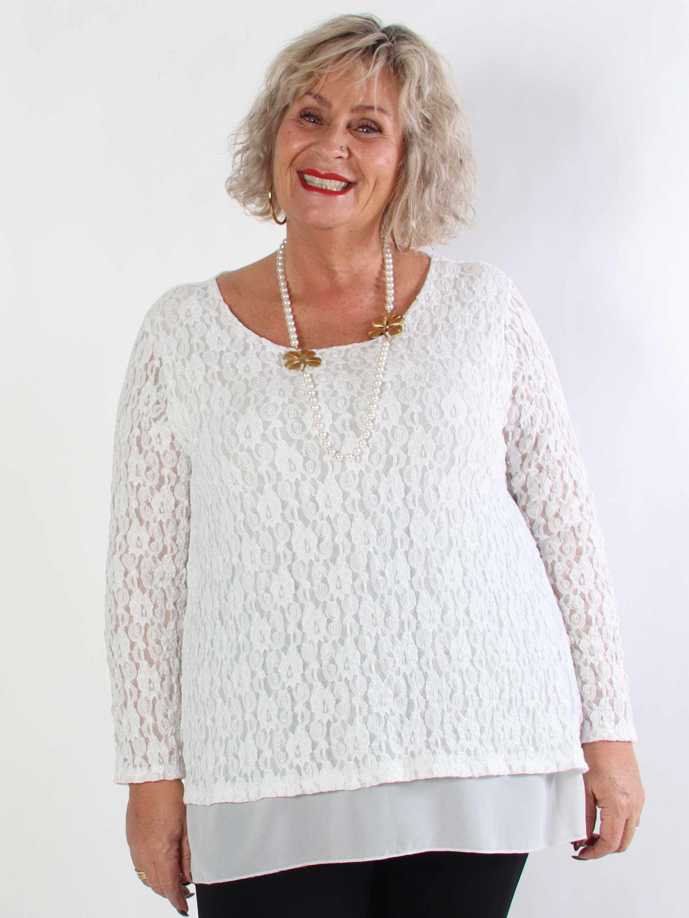 Candidas - Plus size spetstunika med chiffonglager