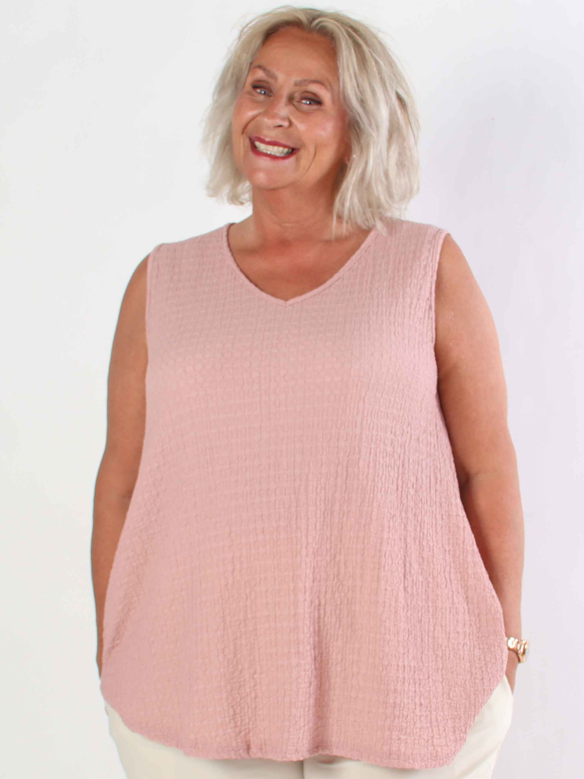 Carme - Söt plus size tunika i viskosblandning och lös passform
