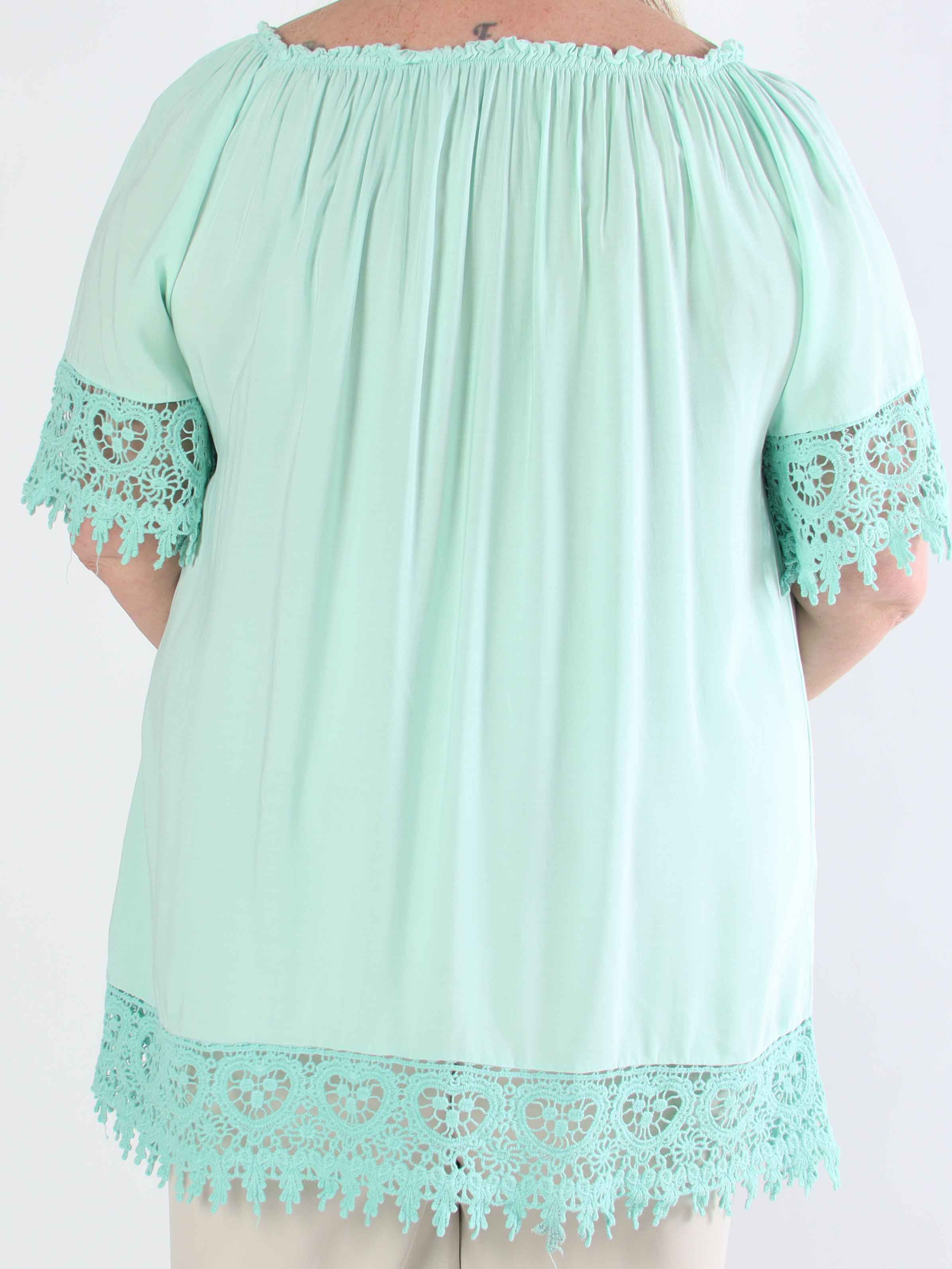 Carnelia - Tunikaklänning i viskos i plus size med broderade kanter