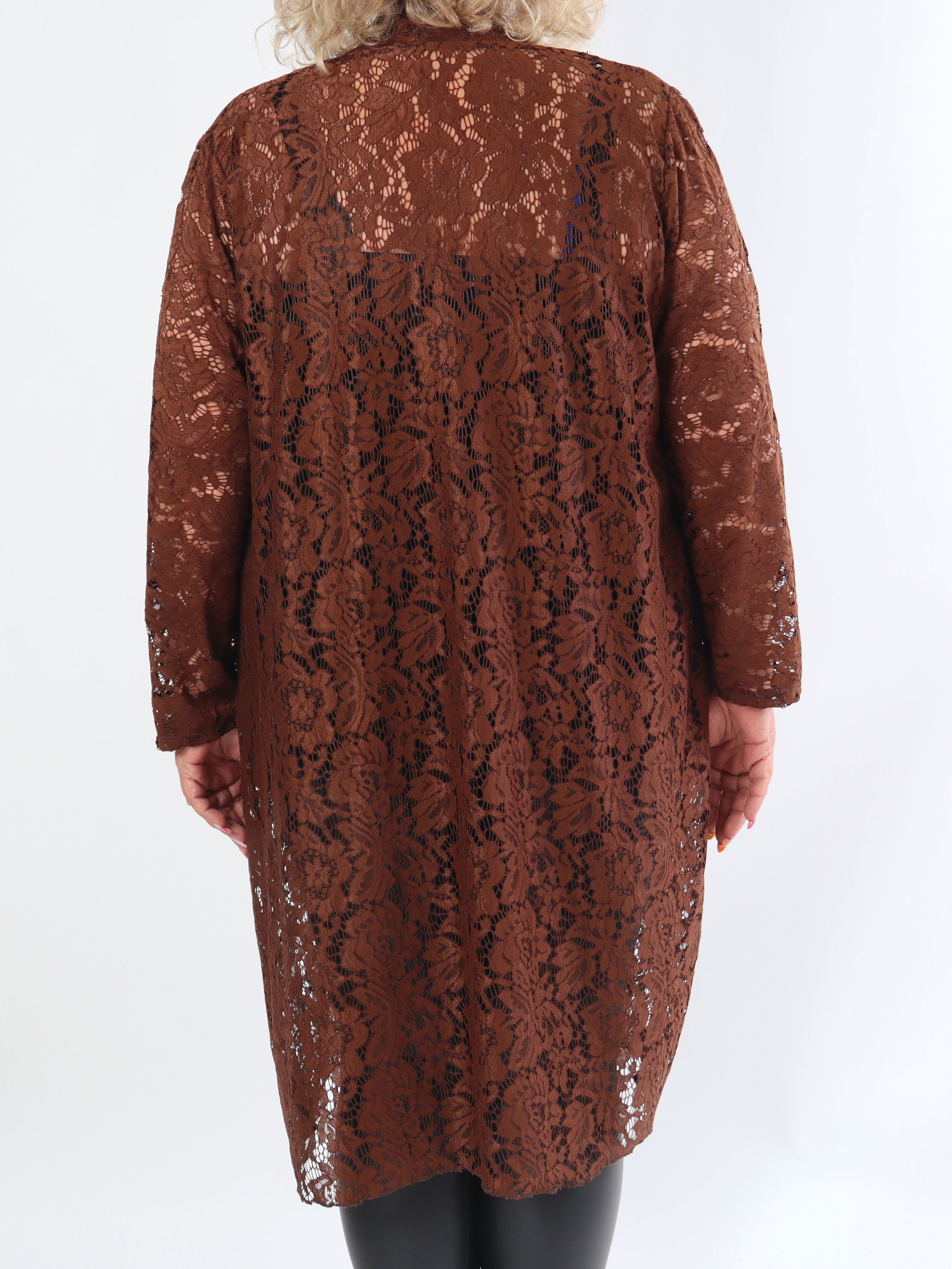 Cece - Plus size-kofta i mjuk spets med stretch