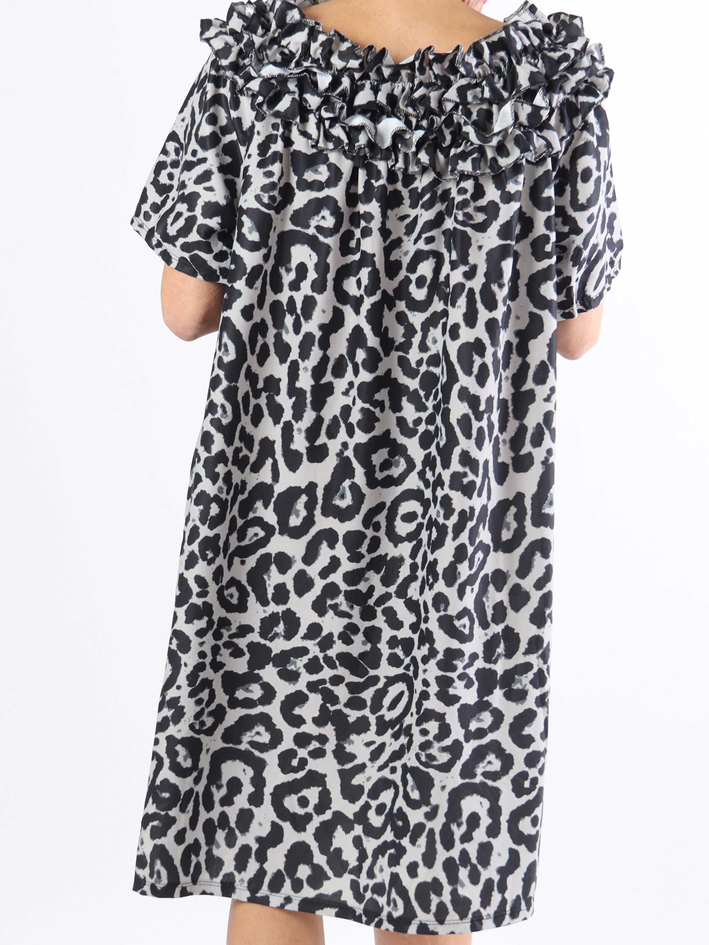 Chili Leo Sleeveless Dress - Leopardmönstrad klänning i stor storlek med volanger