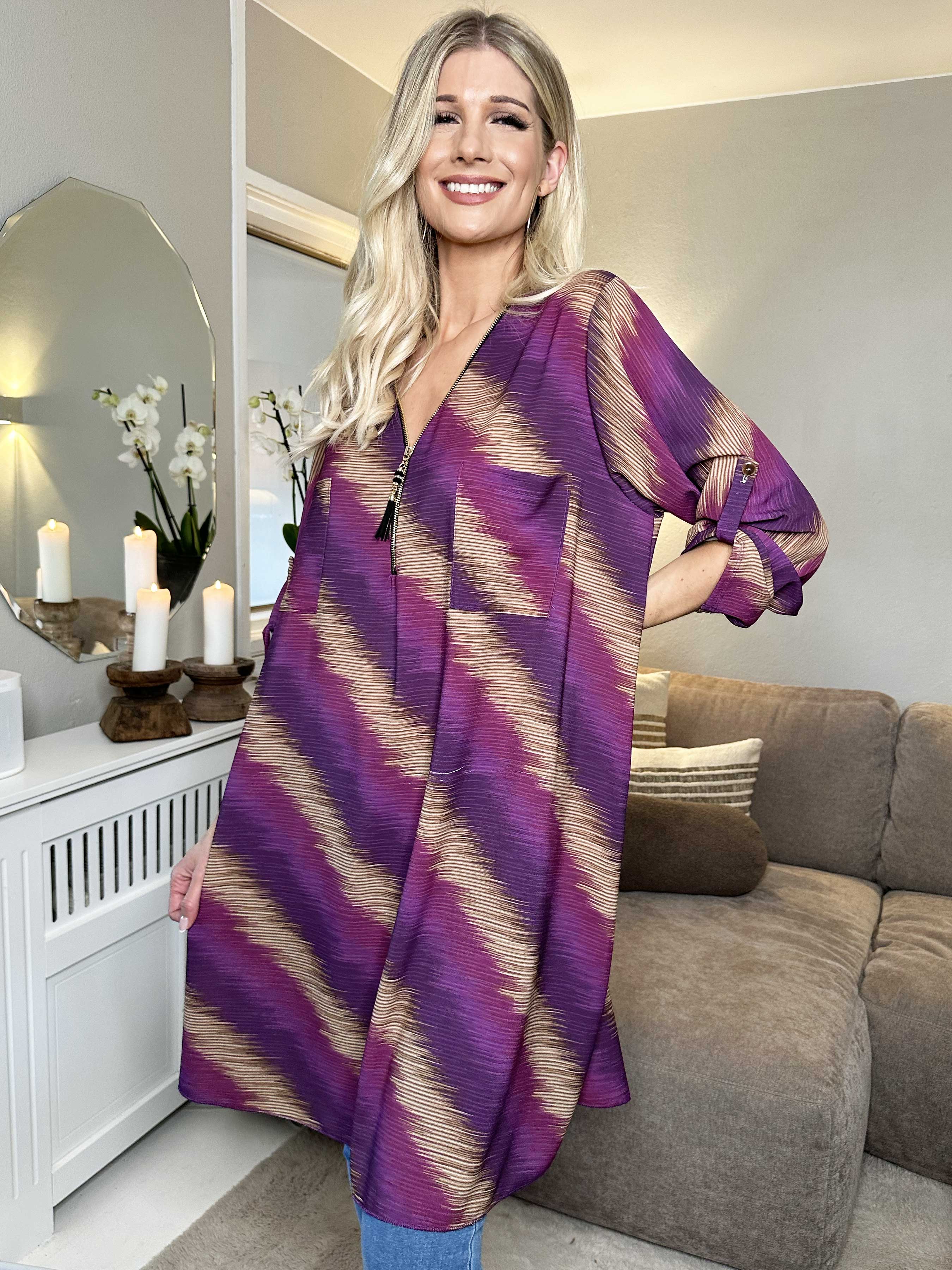 Claudia Stripe Dress - Tunikaklänning med tryck och dragkedja