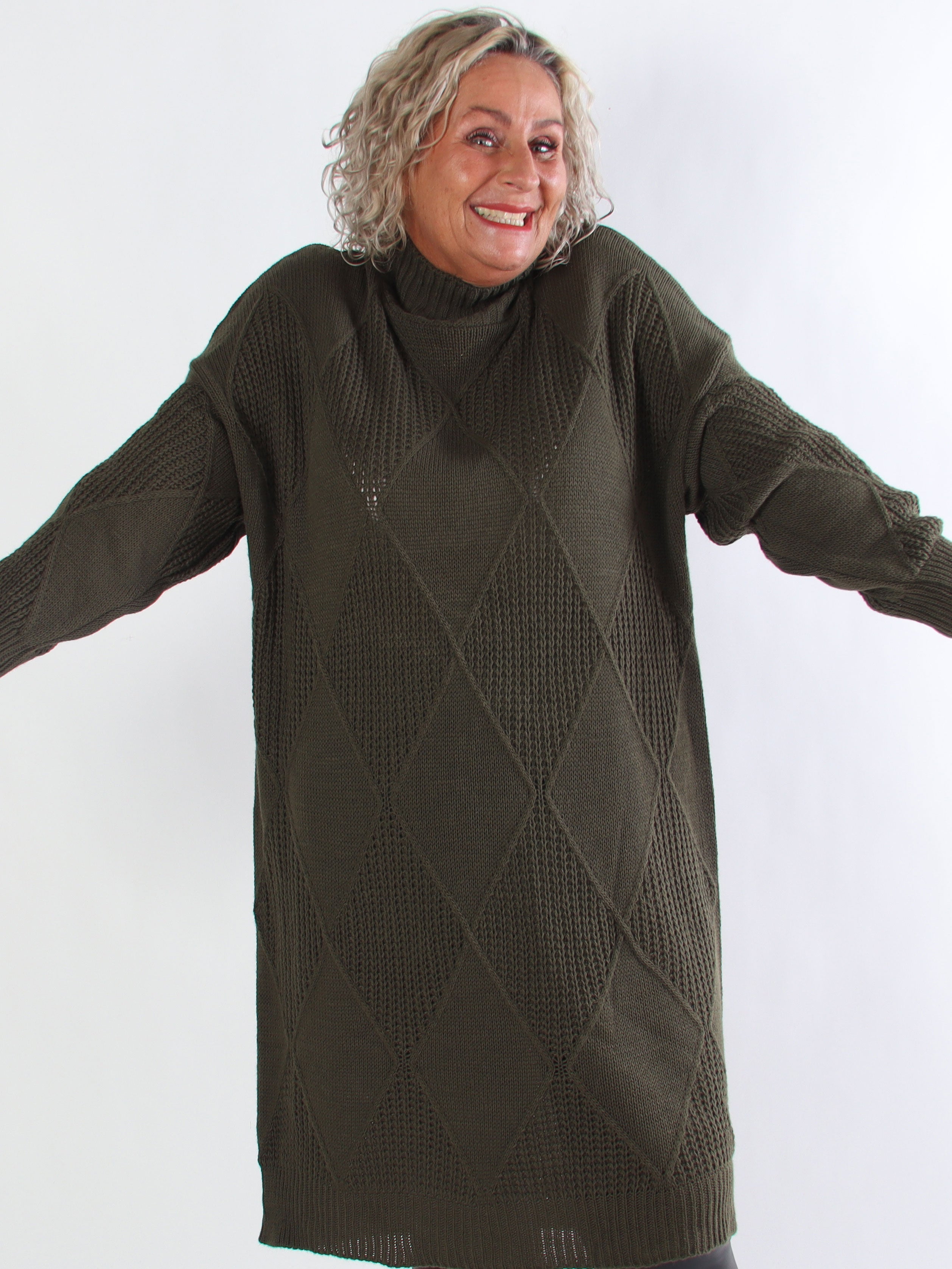 Dagmar - Stickad plus size klänning med polokrage