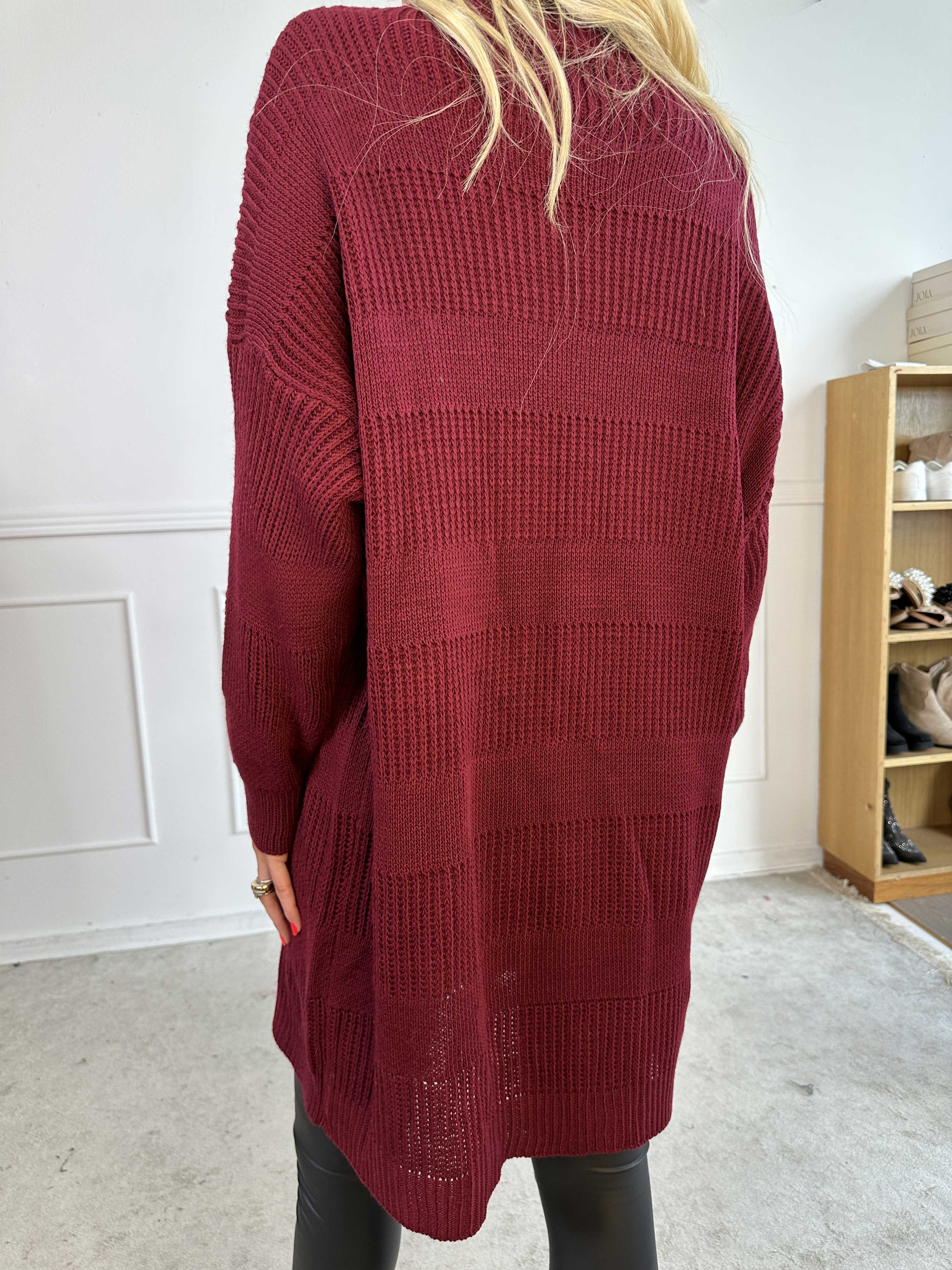 Dagmar - Stickad klänning med polokrage