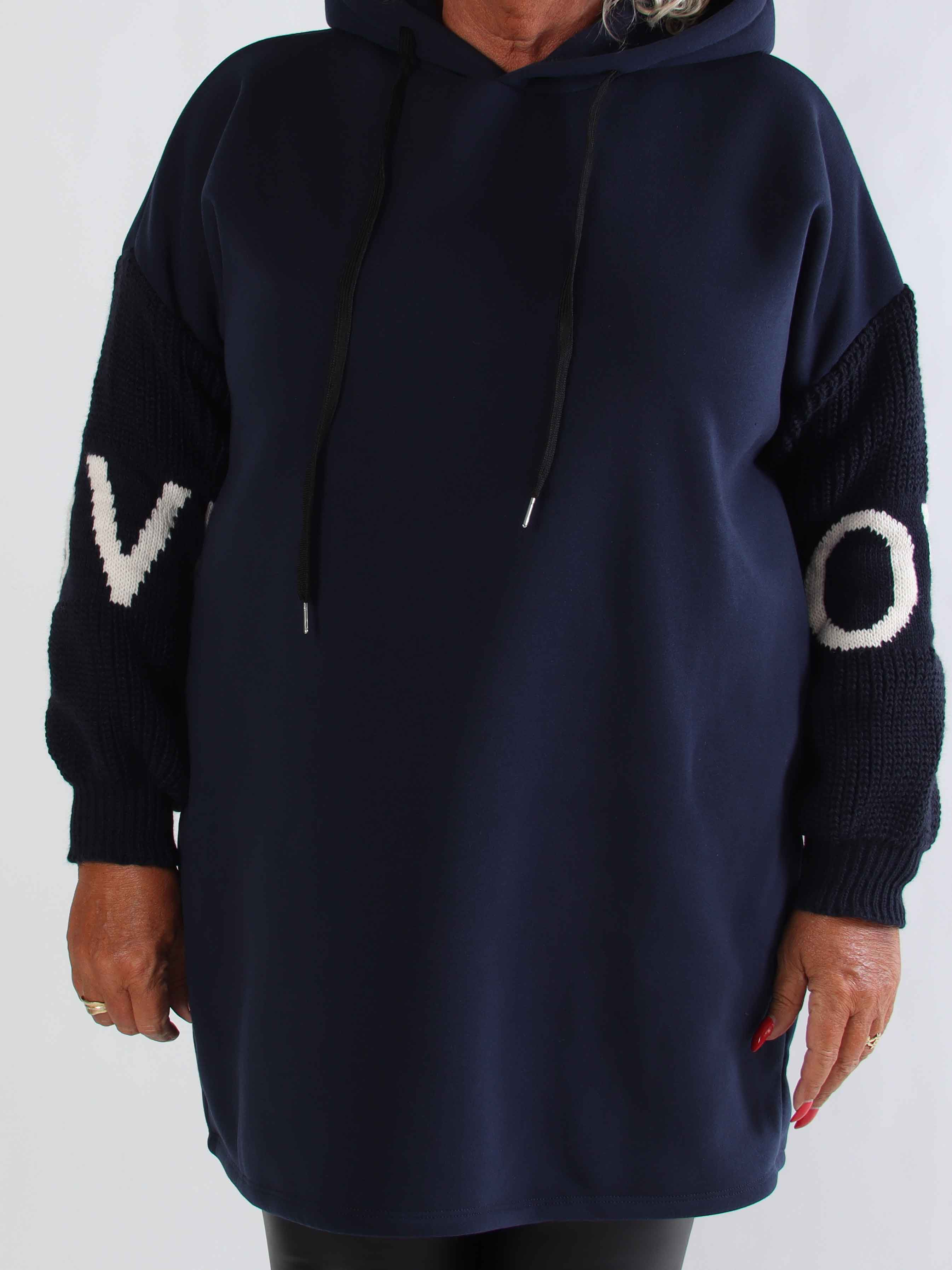 Debbie Hoodie - Plus size hoodie med stickade ärmar