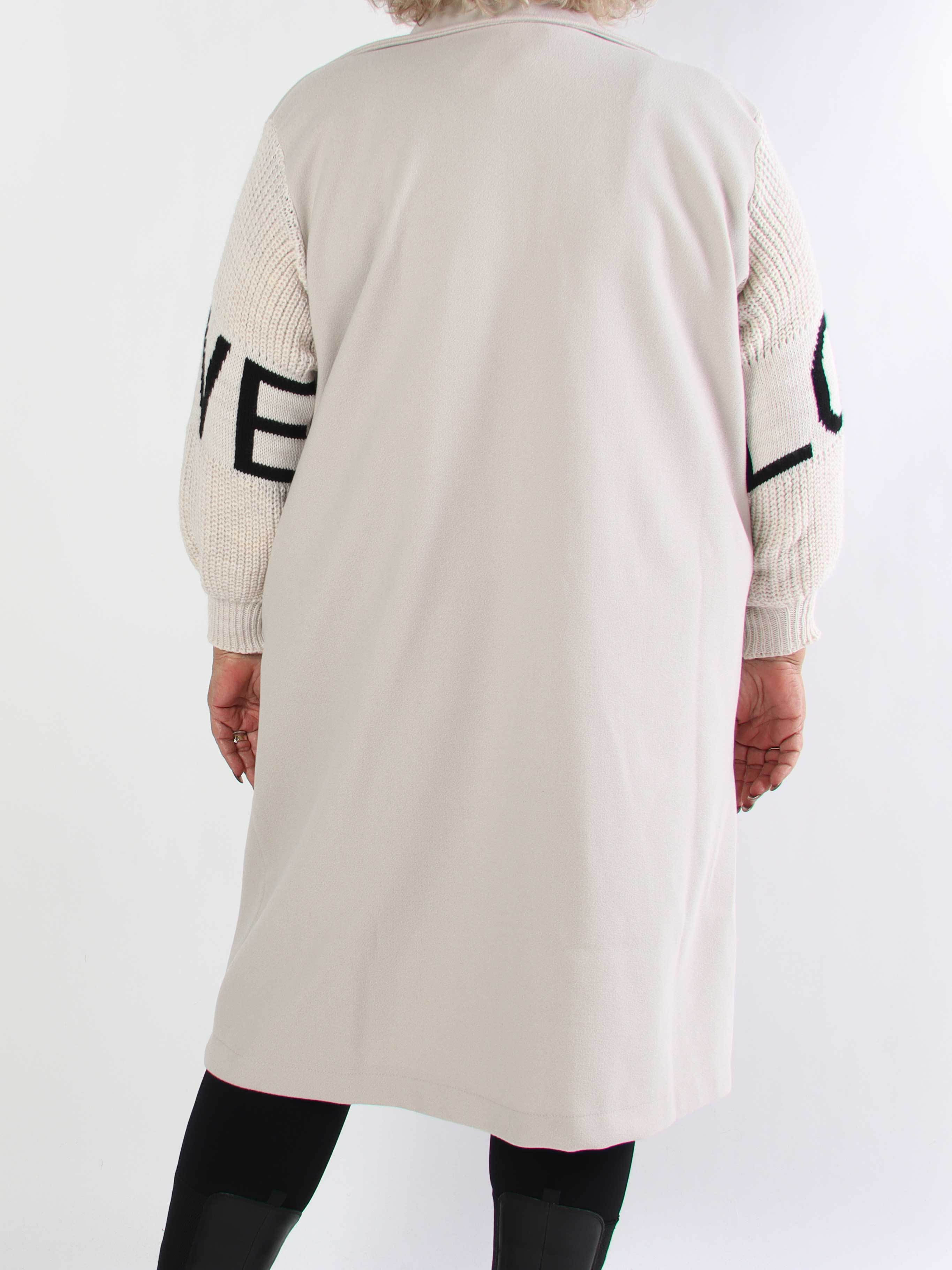 Debbie Midi - Fin plus size kappa med stickade ärmar