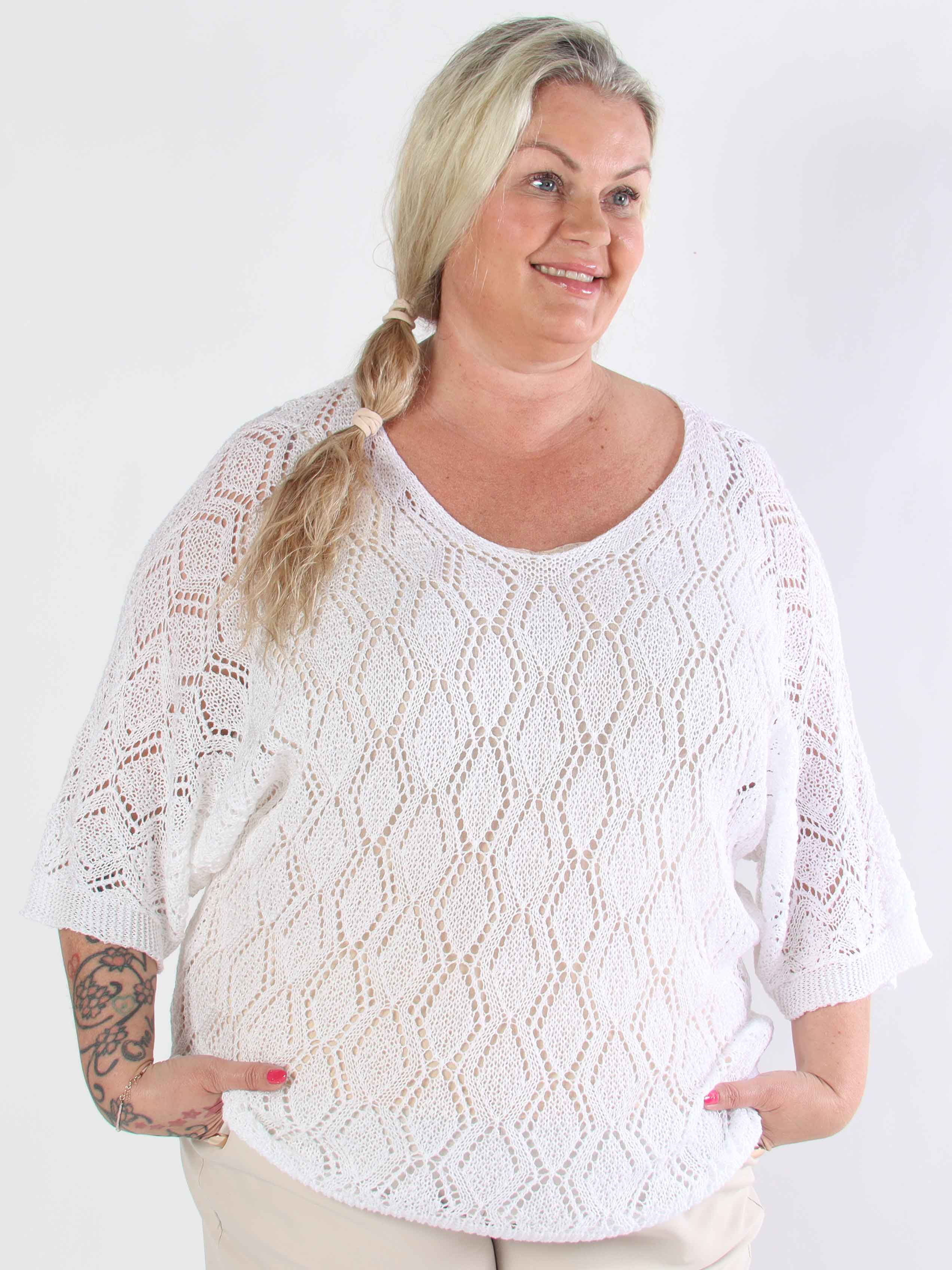 Deisy - Söt plus size-tunika i stickat spetsmönster