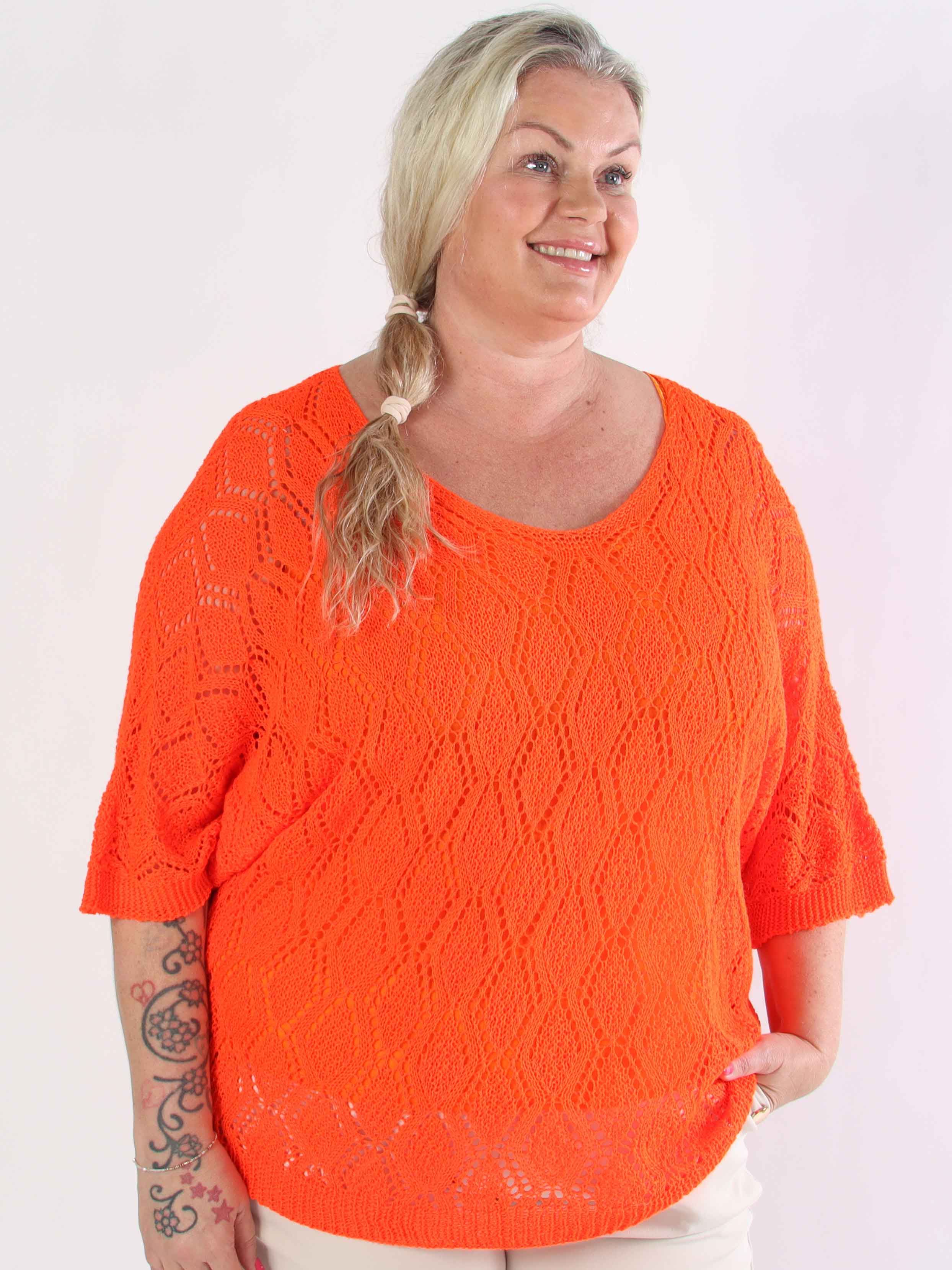 Deisy - Söt plus size-tunika i stickat spetsmönster