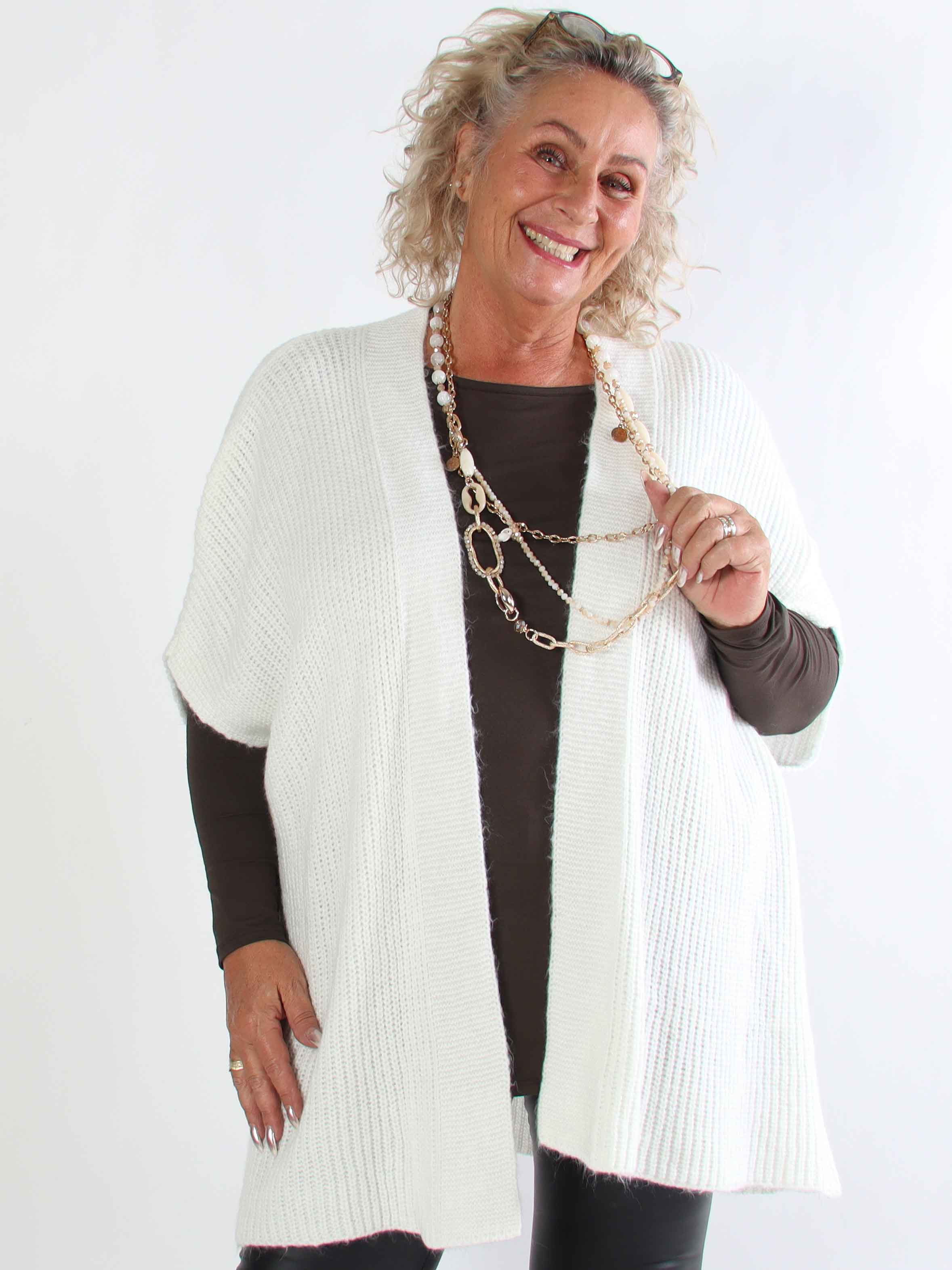 Delfini - Stickad plus size kofta med korta ärmar