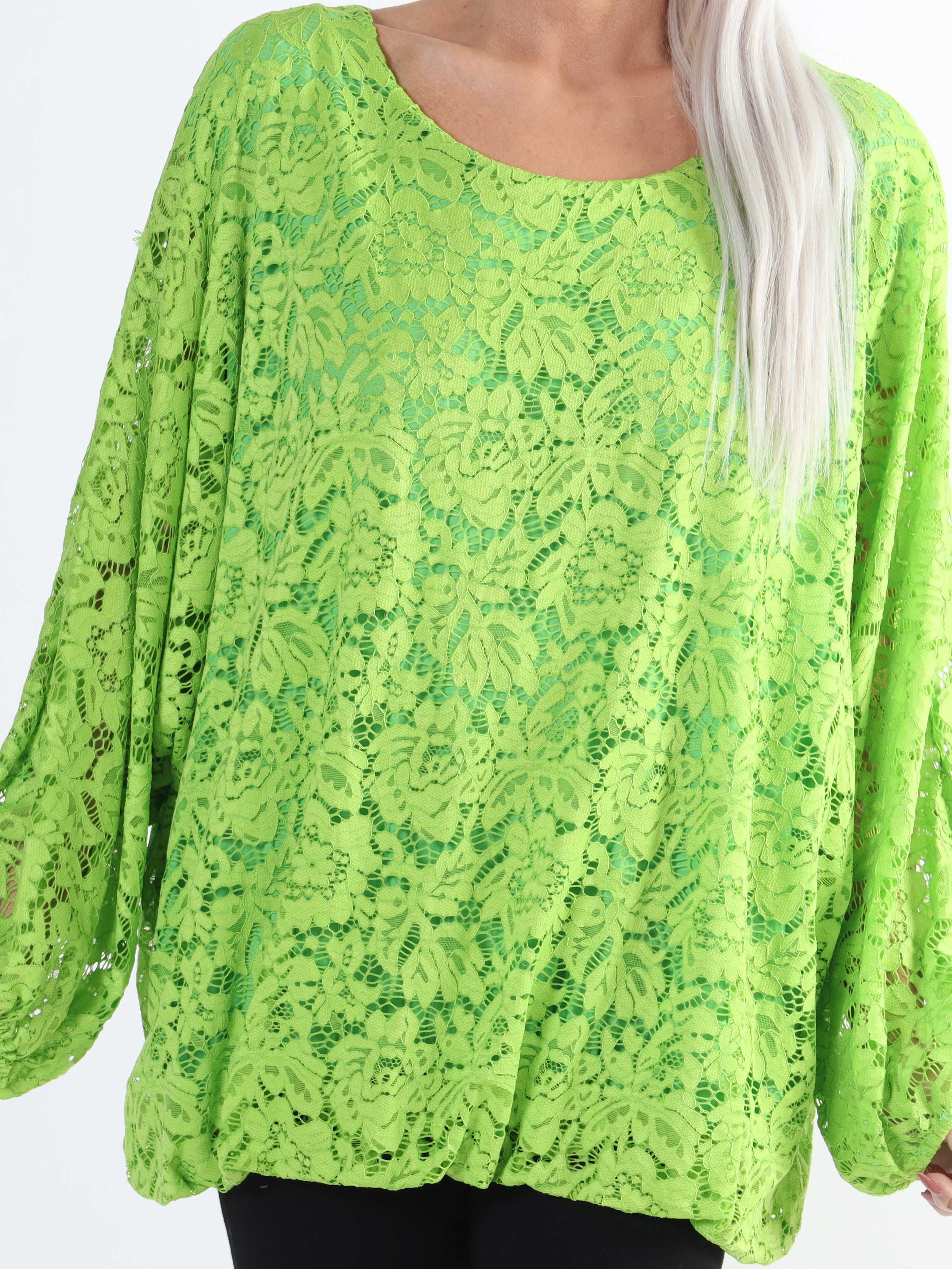 Destiny Lace - Plus size spetsblus med fladdermusärmar
