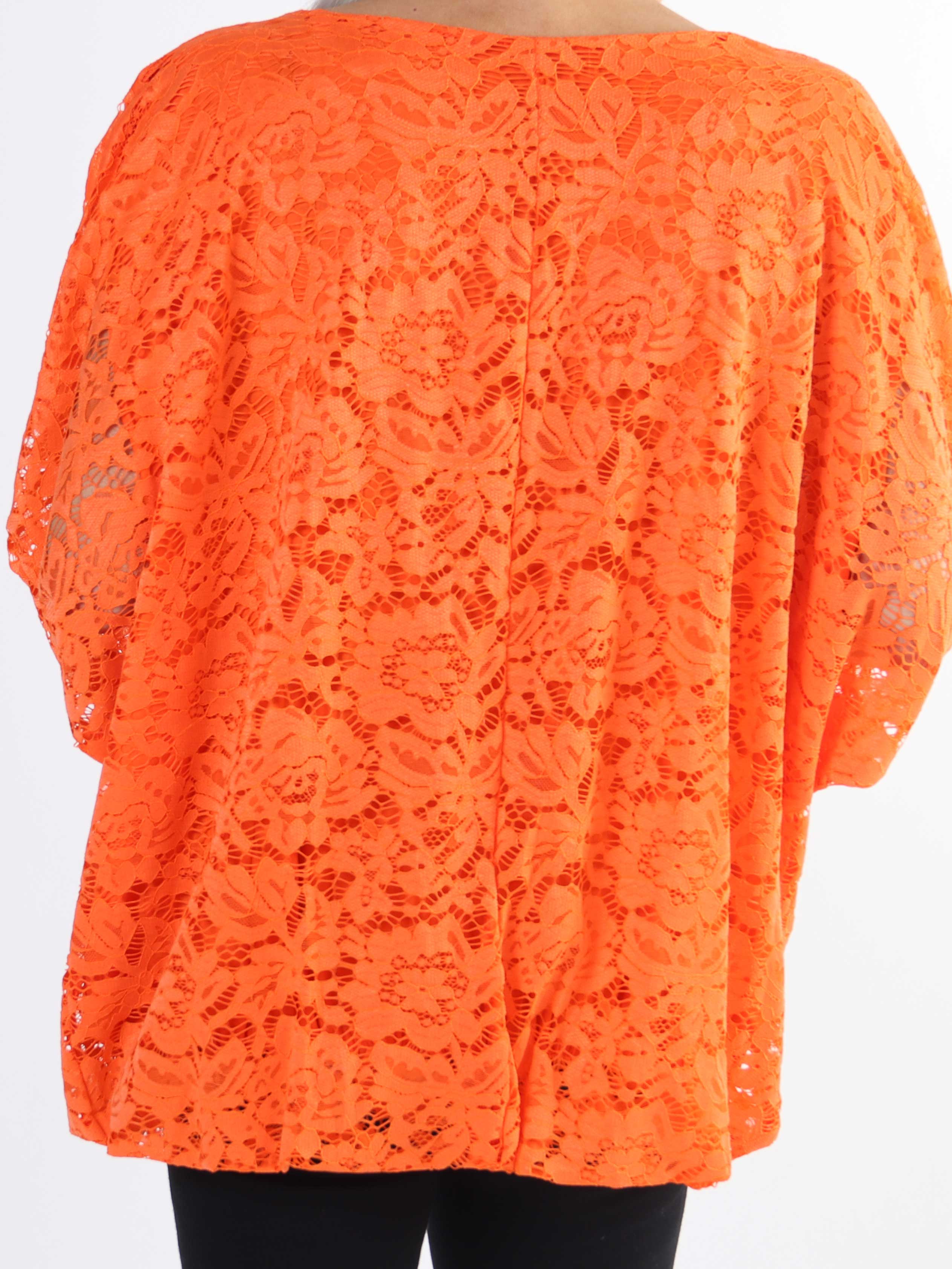 Destiny Lace - Plus size spetsblus med fladdermusärmar
