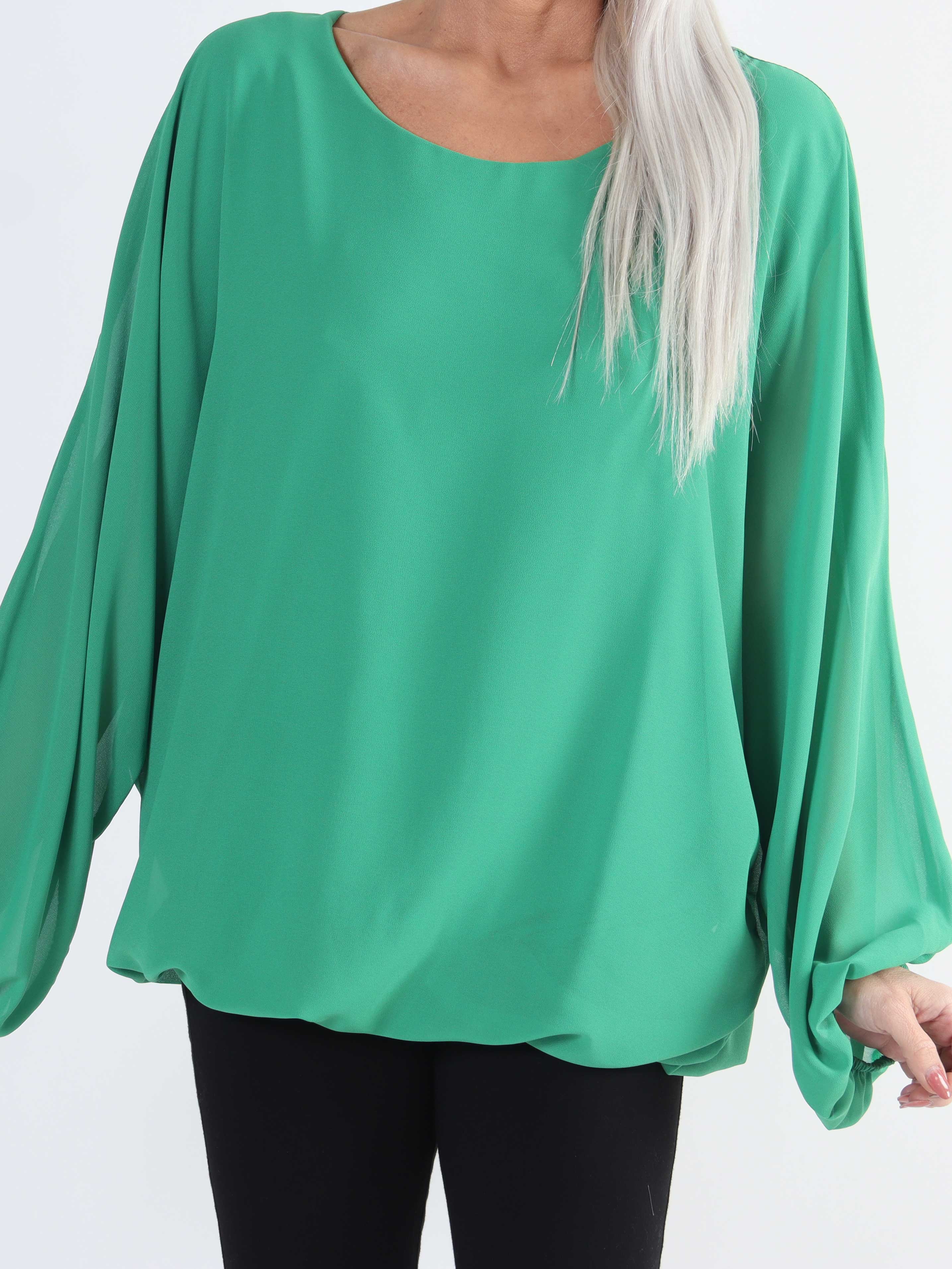Destiny Plain - Plus size blus i chiffong med fladdermusärmar