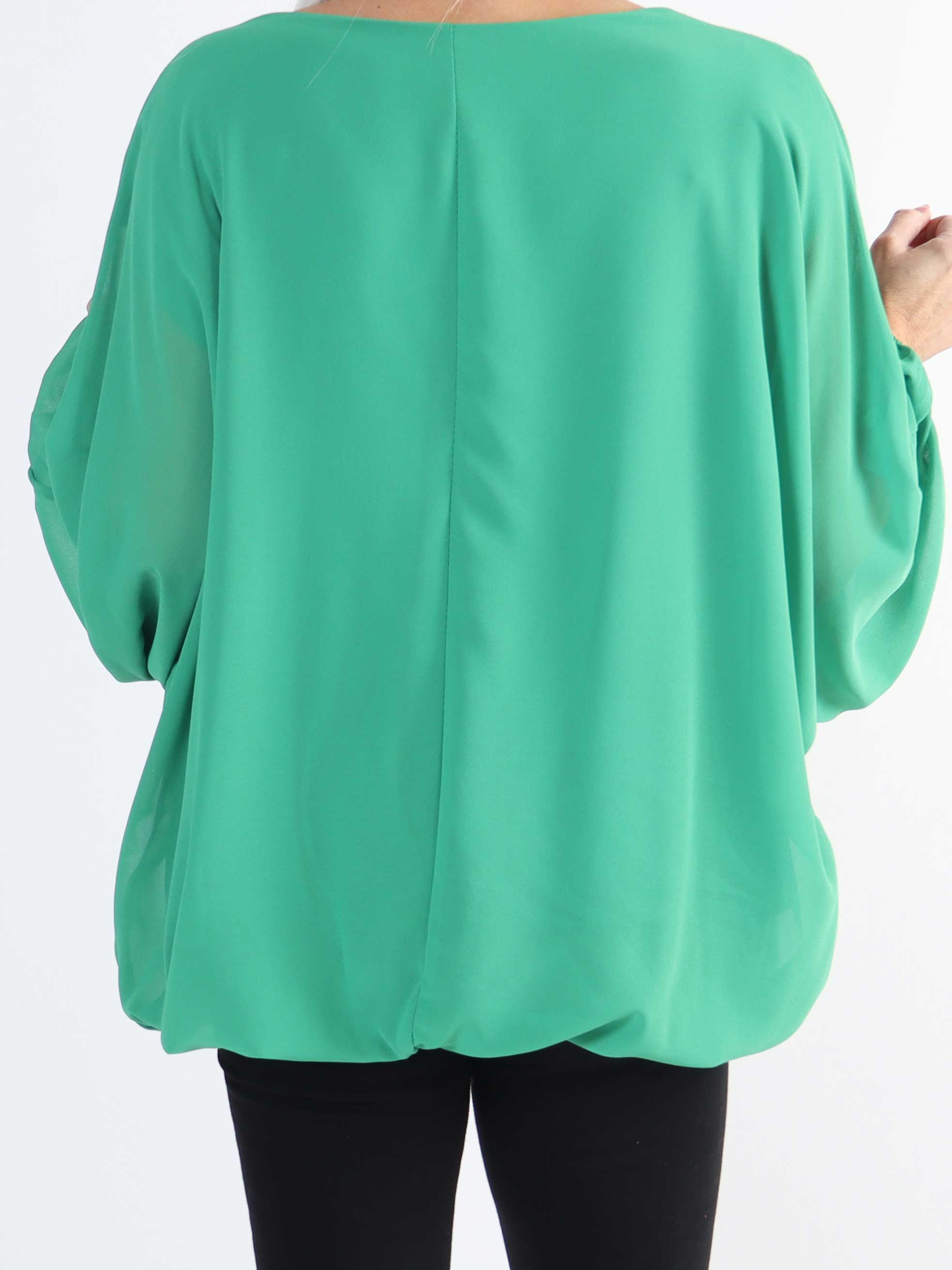 Destiny Plain - Plus size blus i chiffong med fladdermusärmar