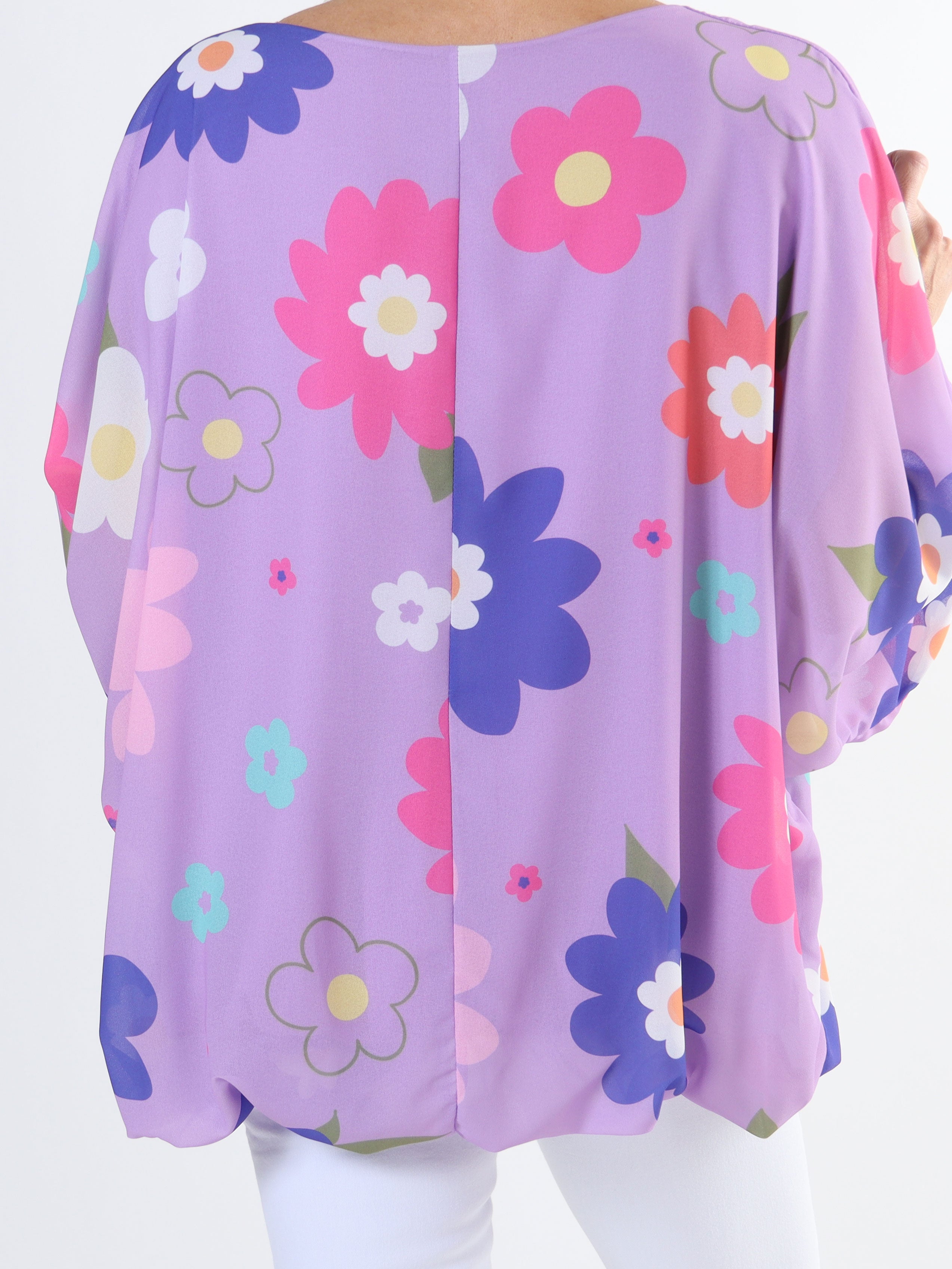 Destiny Flower - Chiffongblus med blommönster i plus size-modell