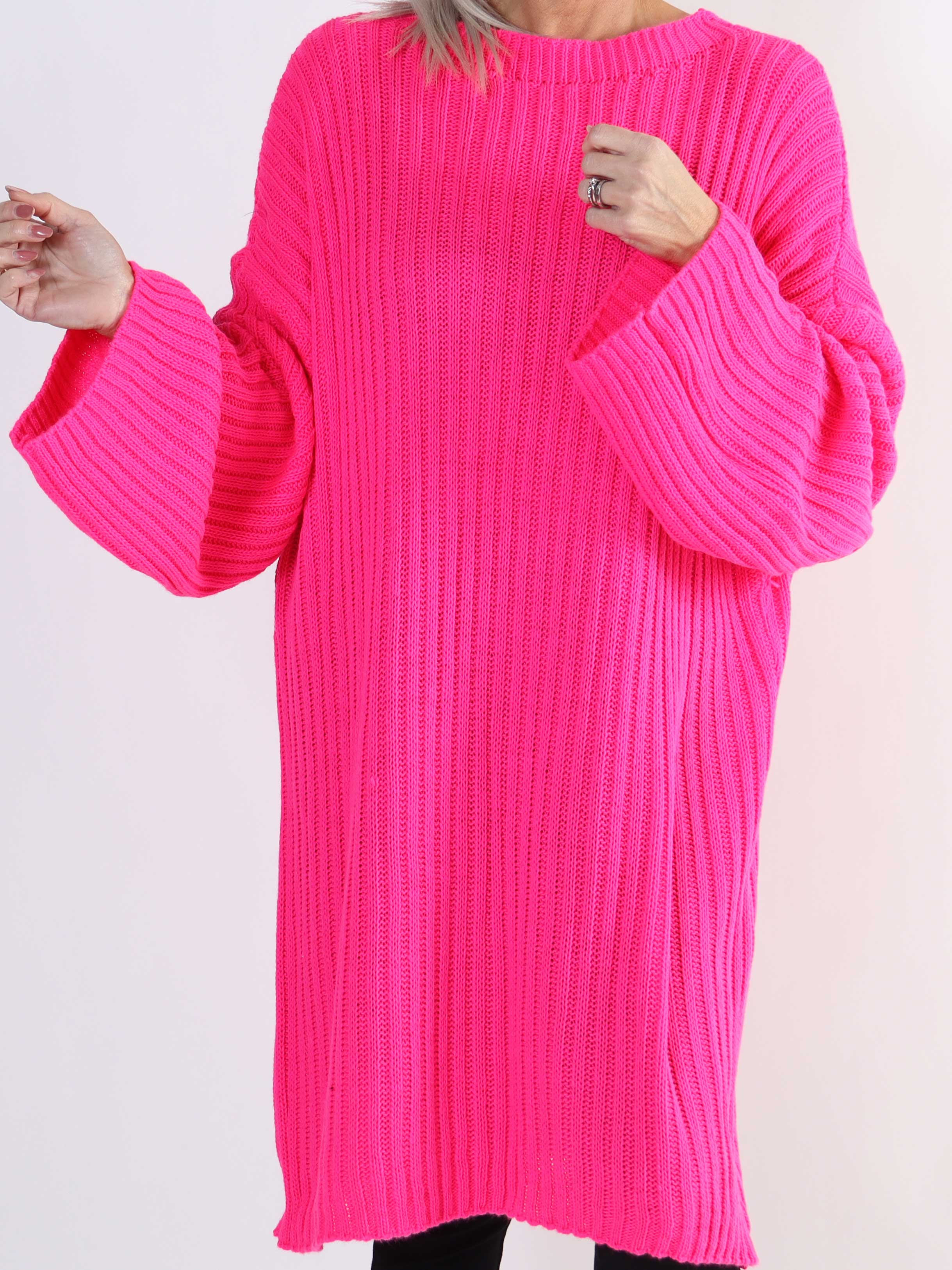 Dica - Stickad plus size klänning med rosett i ryggen