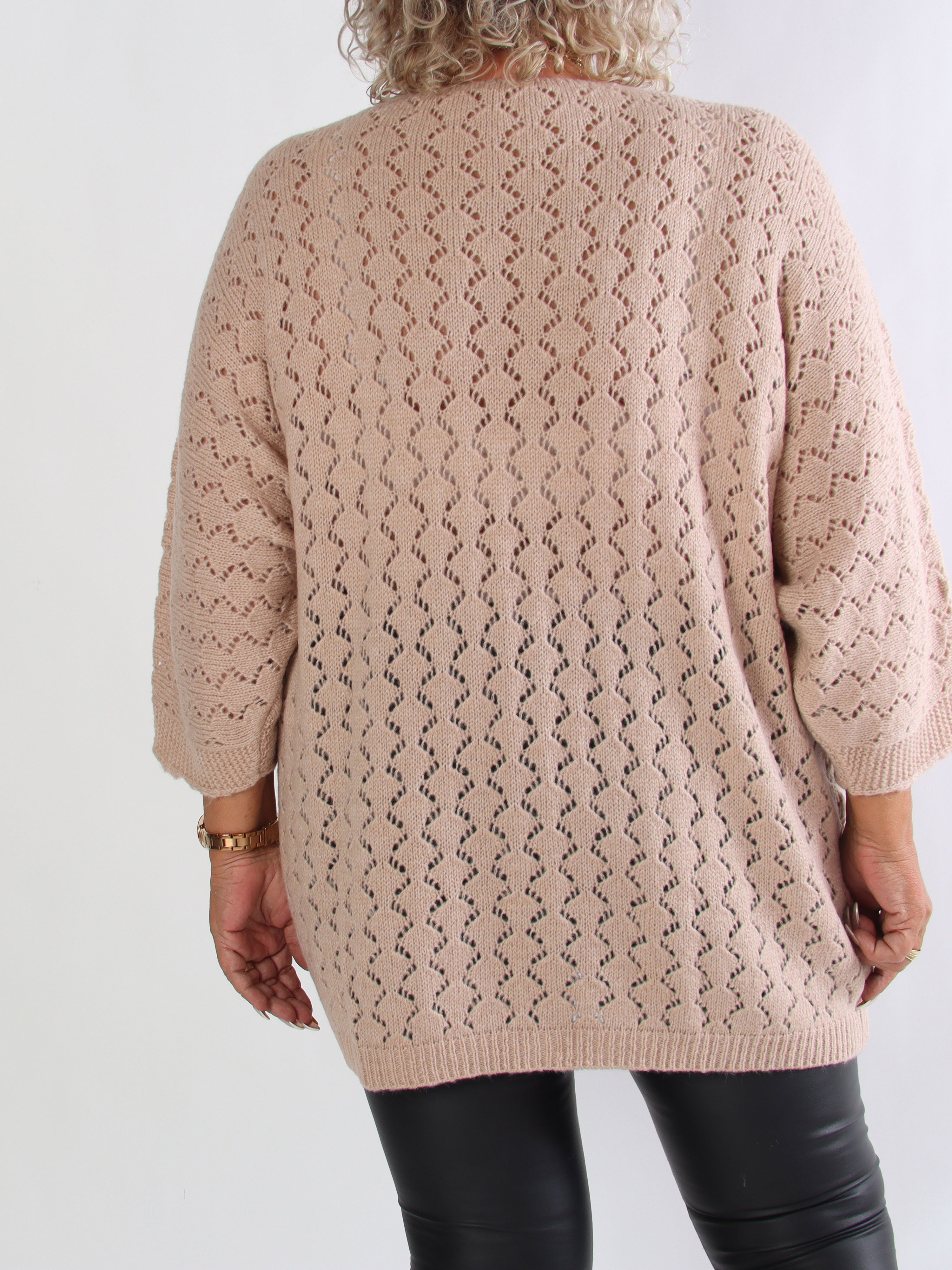 Disa - Stickad plus size tröja med fint hålmönster