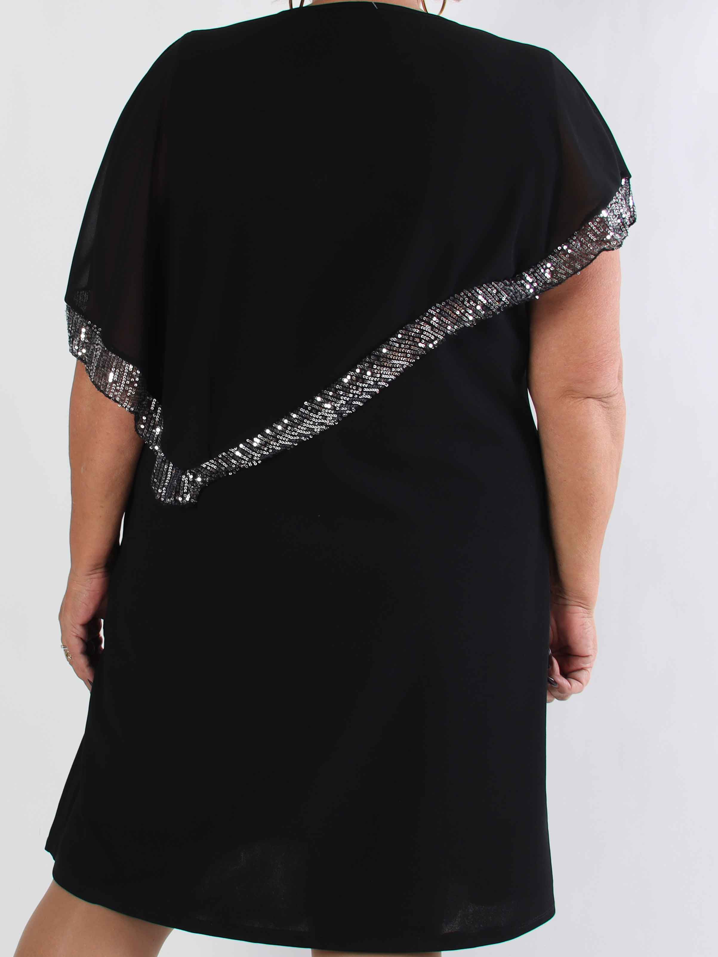 Dorta - Svart plus size klänning med paljettdetaljer