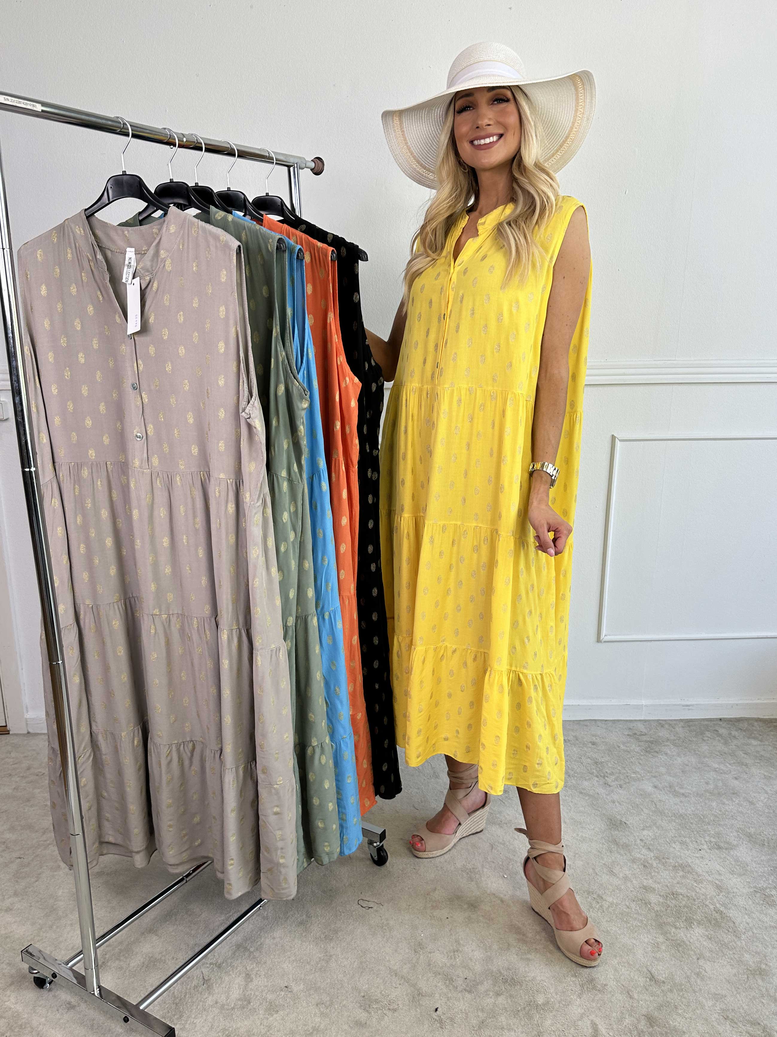 Dotti Gold Sleeveless - Klänning med lager på lager look i viskos