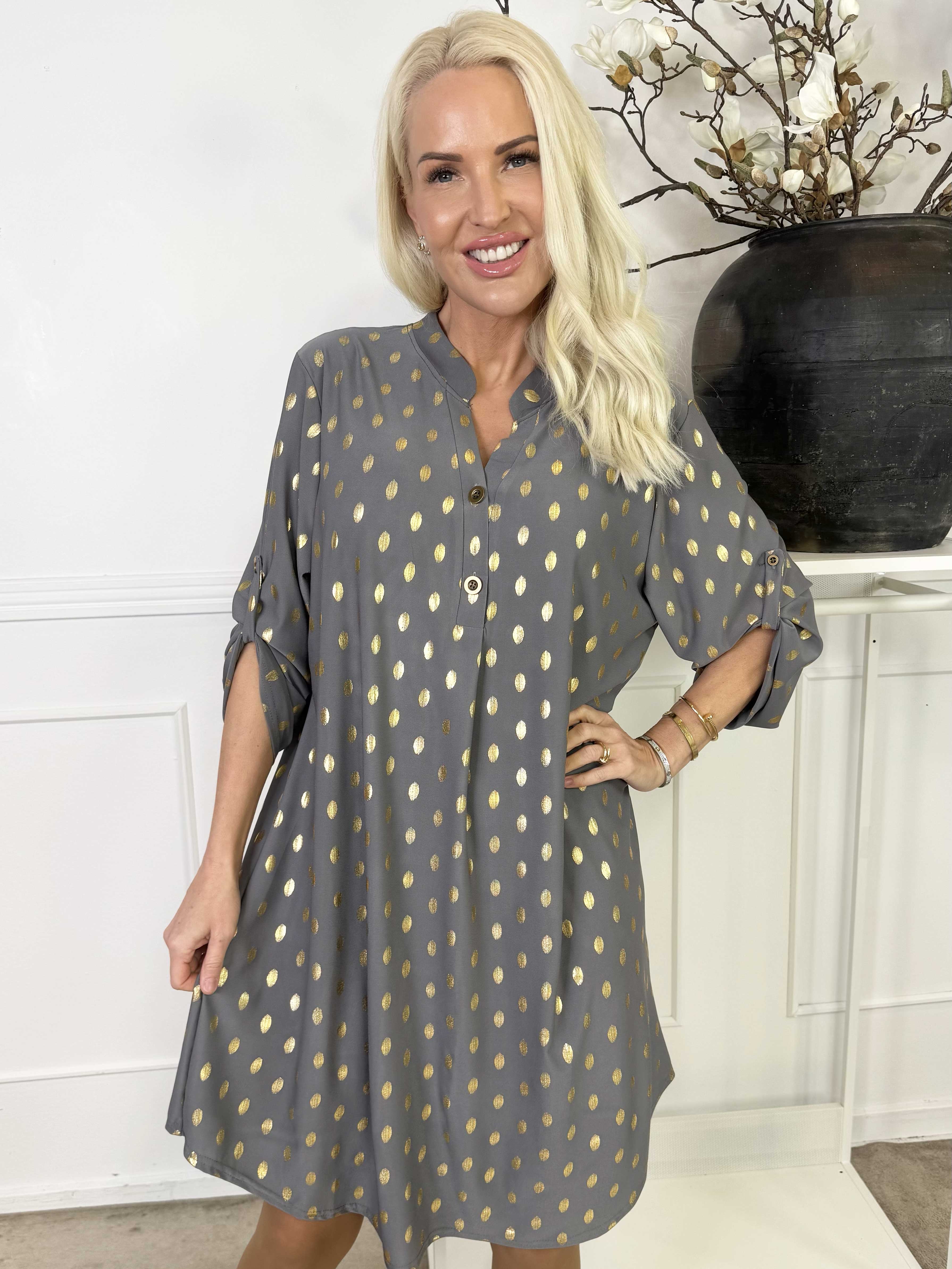 Ebba Gold Long - Elastisk klänning med guldprickar