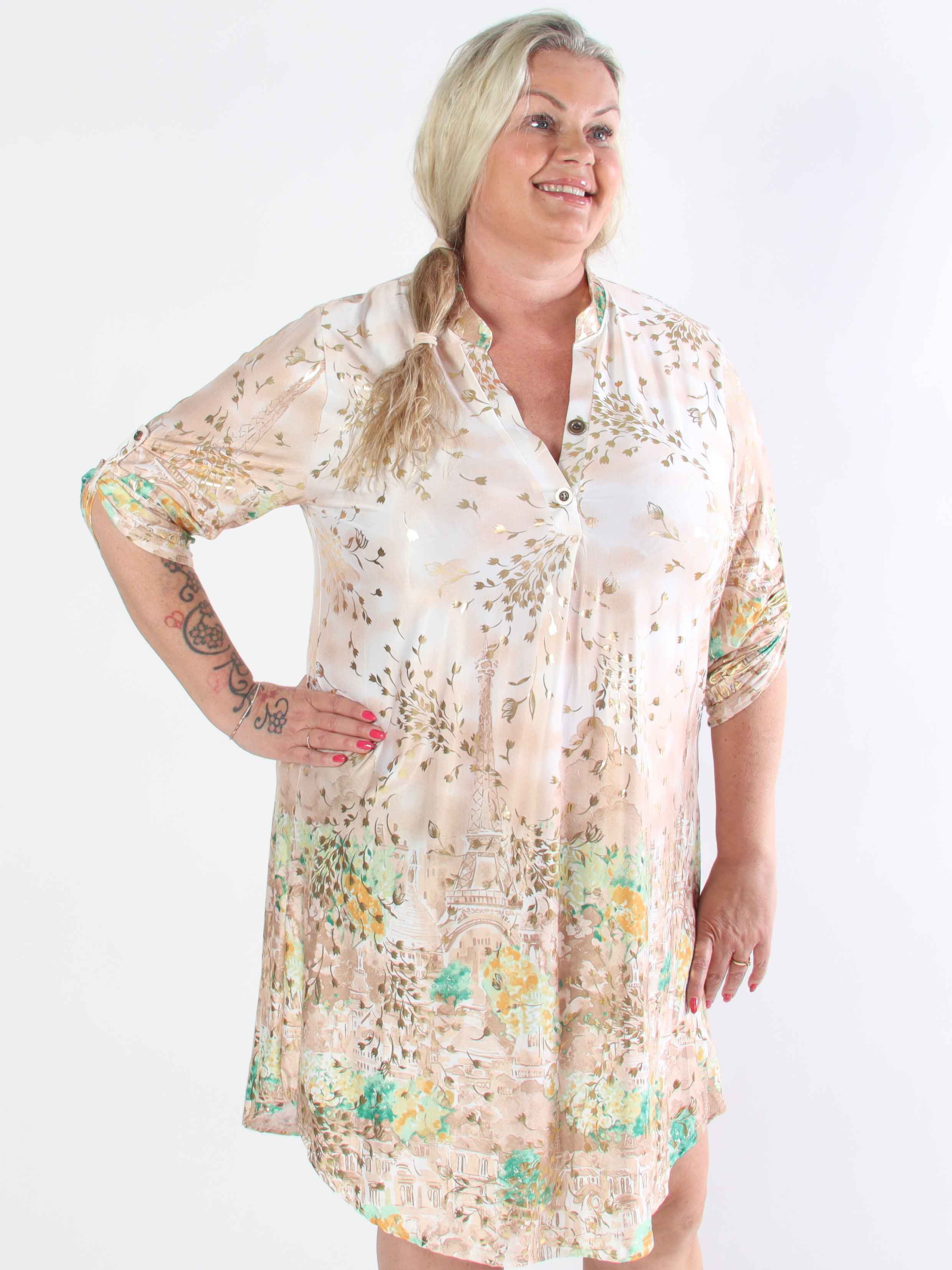 Ebba Paris Long - Elastisk mönstrad plus size klänning med gulddetaljer