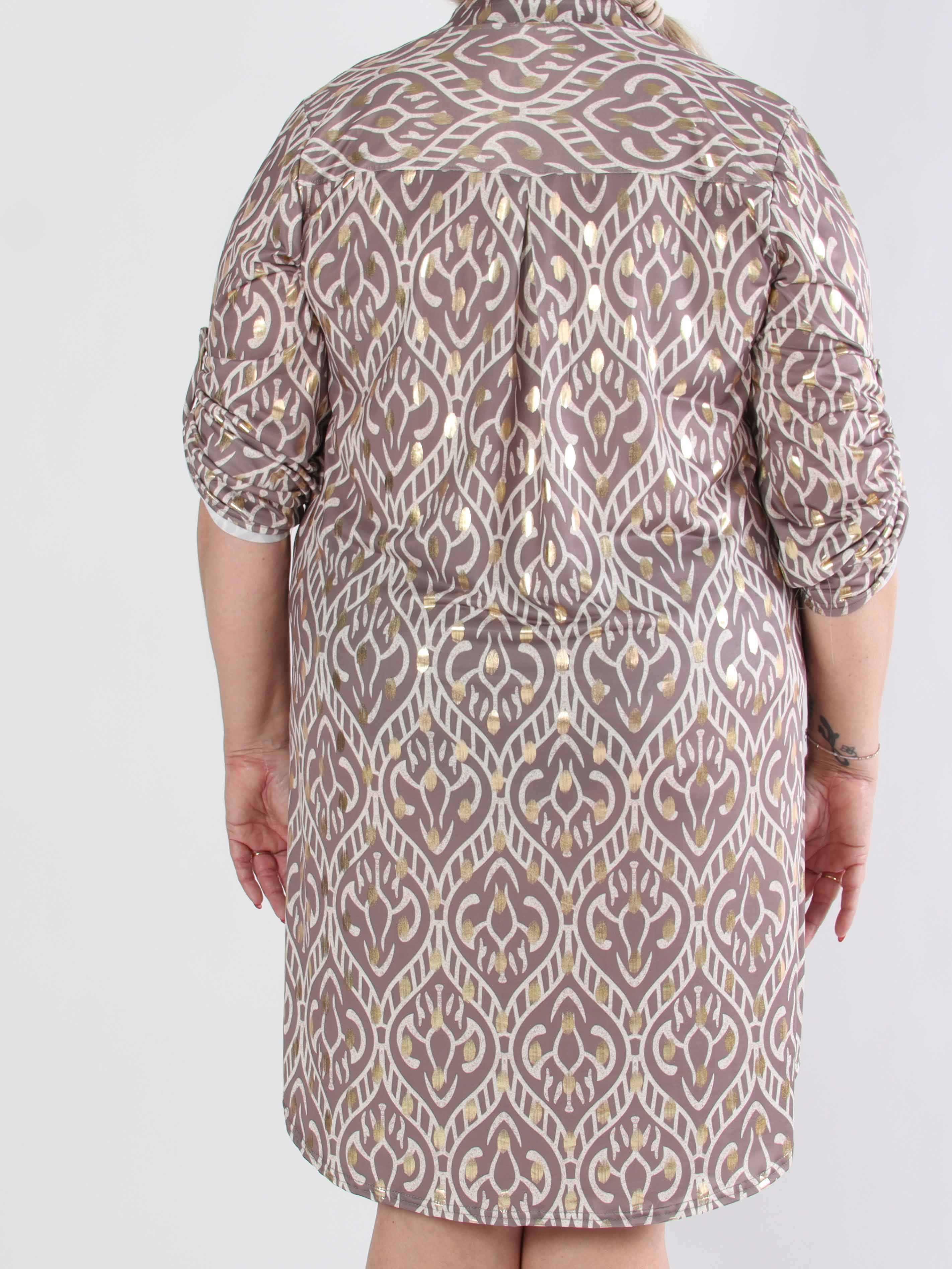 Ebba Boho Long - Elastisk mönstrad klänning i plus size med guldprickar