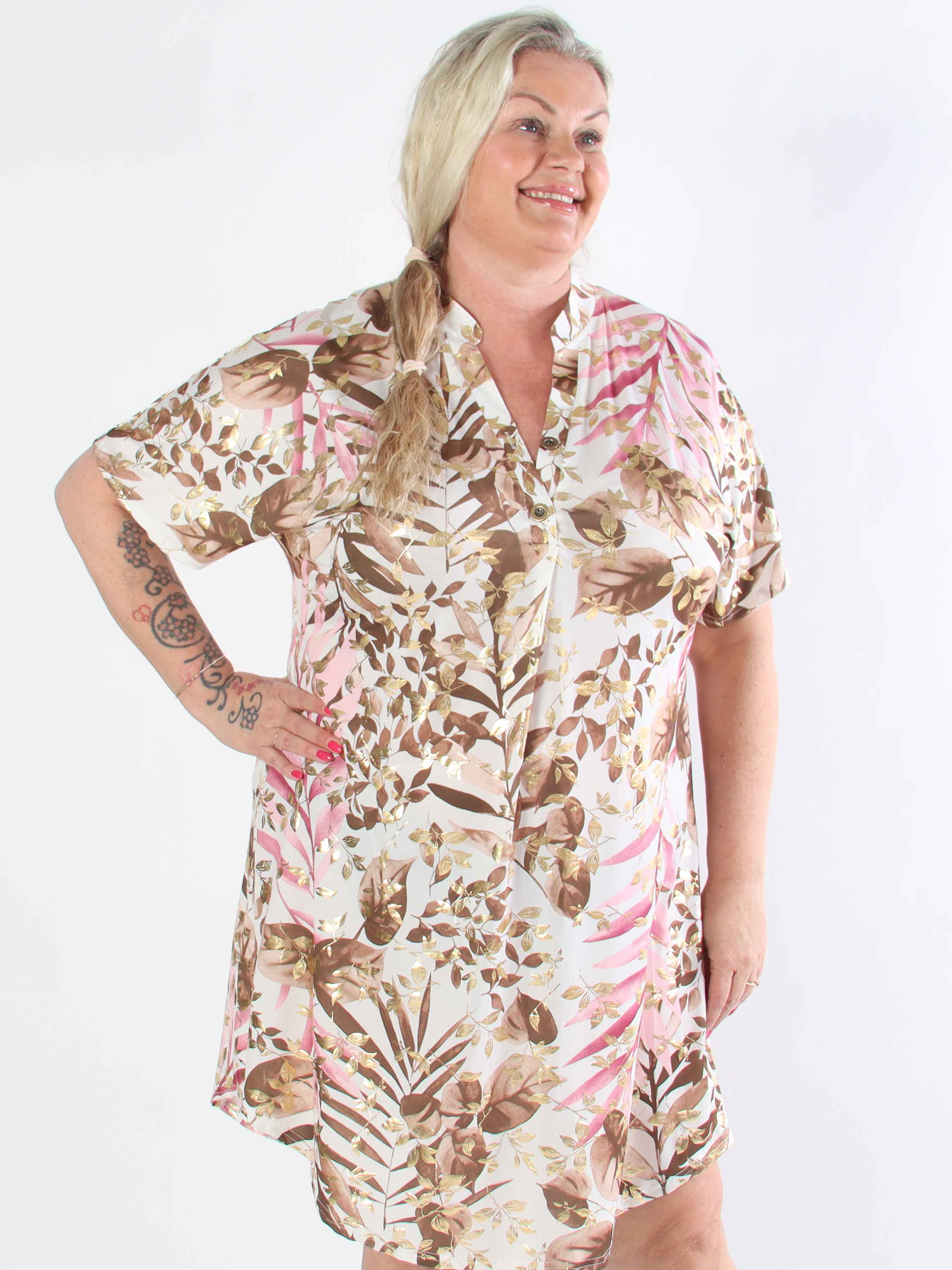 Ebba Gold Leaf Sleeveless - Plus size skjortklänning i stretchigt tyg med bladtryck