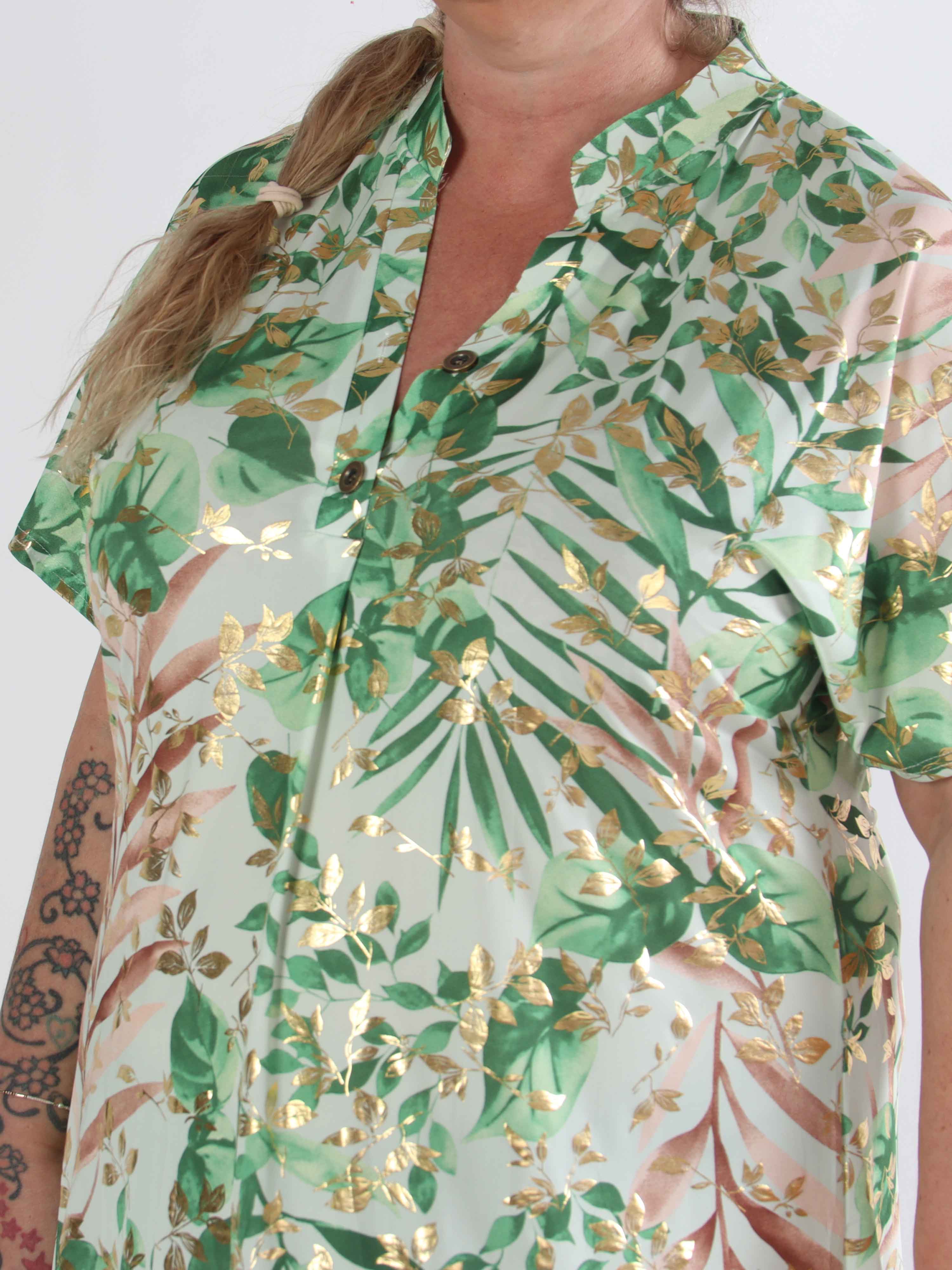 Ebba Gold Leaf Sleeveless - Plus size skjortklänning i stretchigt tyg med bladtryck