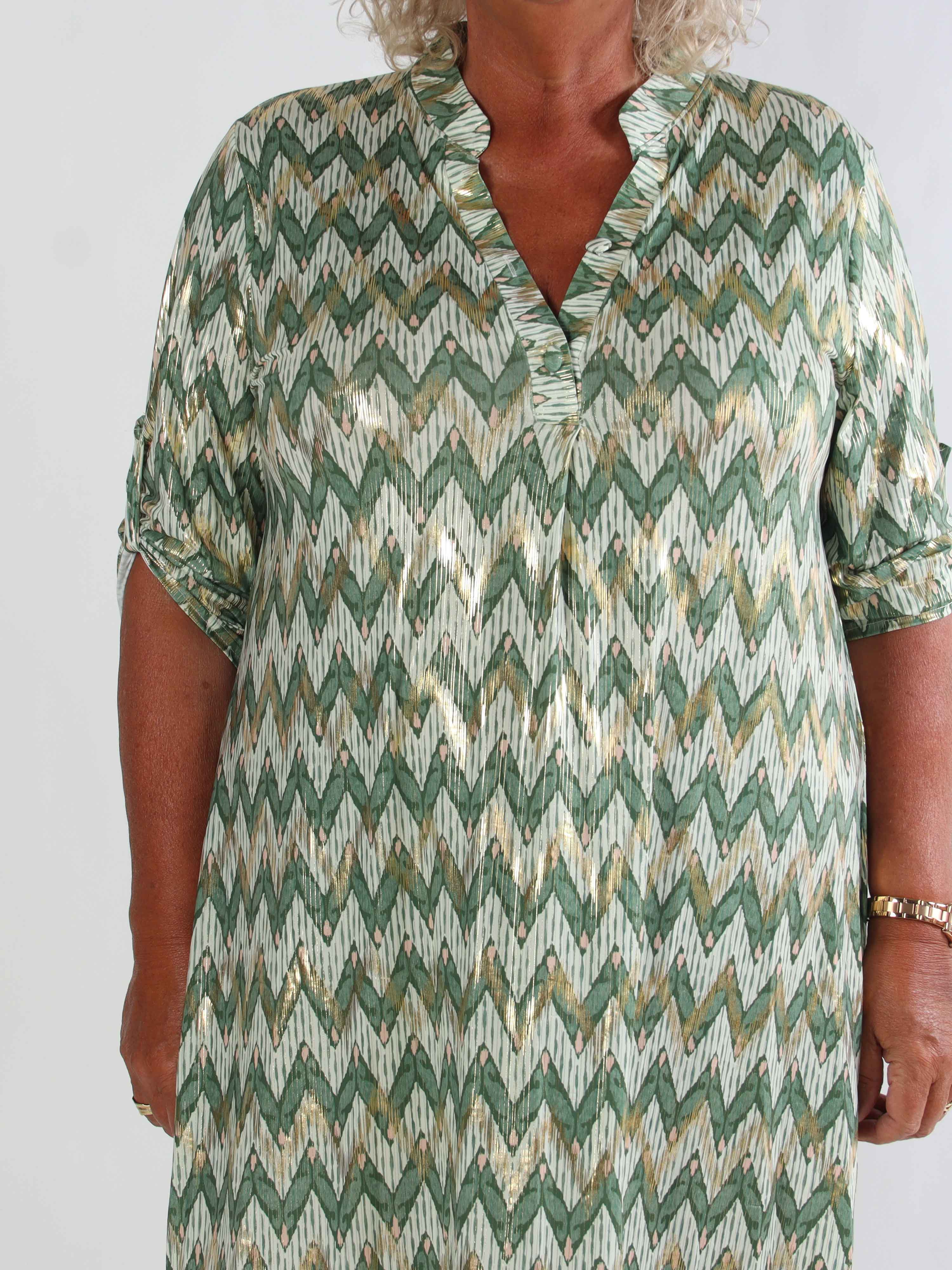Ebba Zigzag Long - Elastisk mönstrad plus size klänning med gulddetaljer