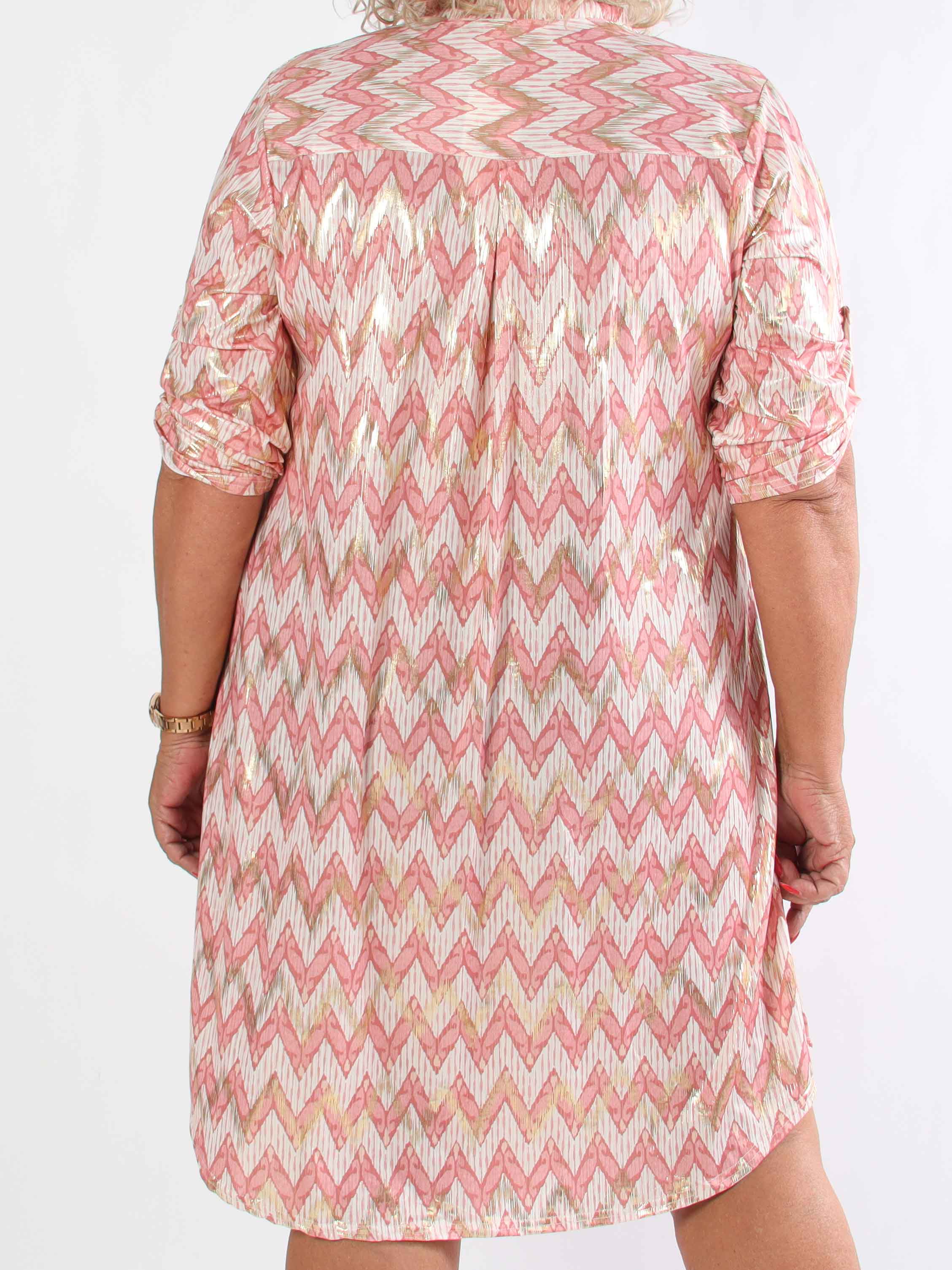Ebba Zigzag Long - Elastisk mönstrad plus size klänning med gulddetaljer
