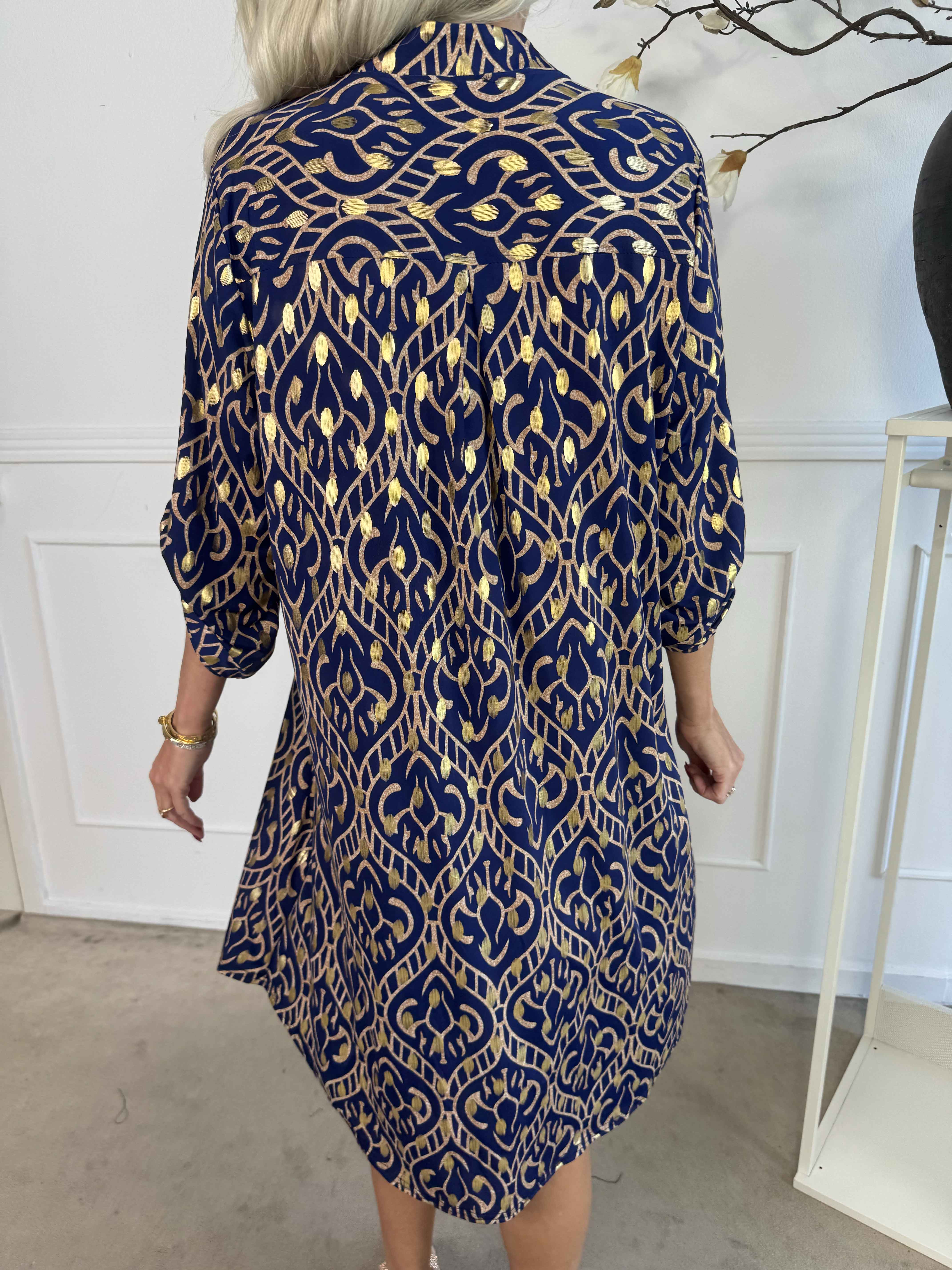 Ebba Boho Long - Elastisk mönstrad klänning med guldprickar