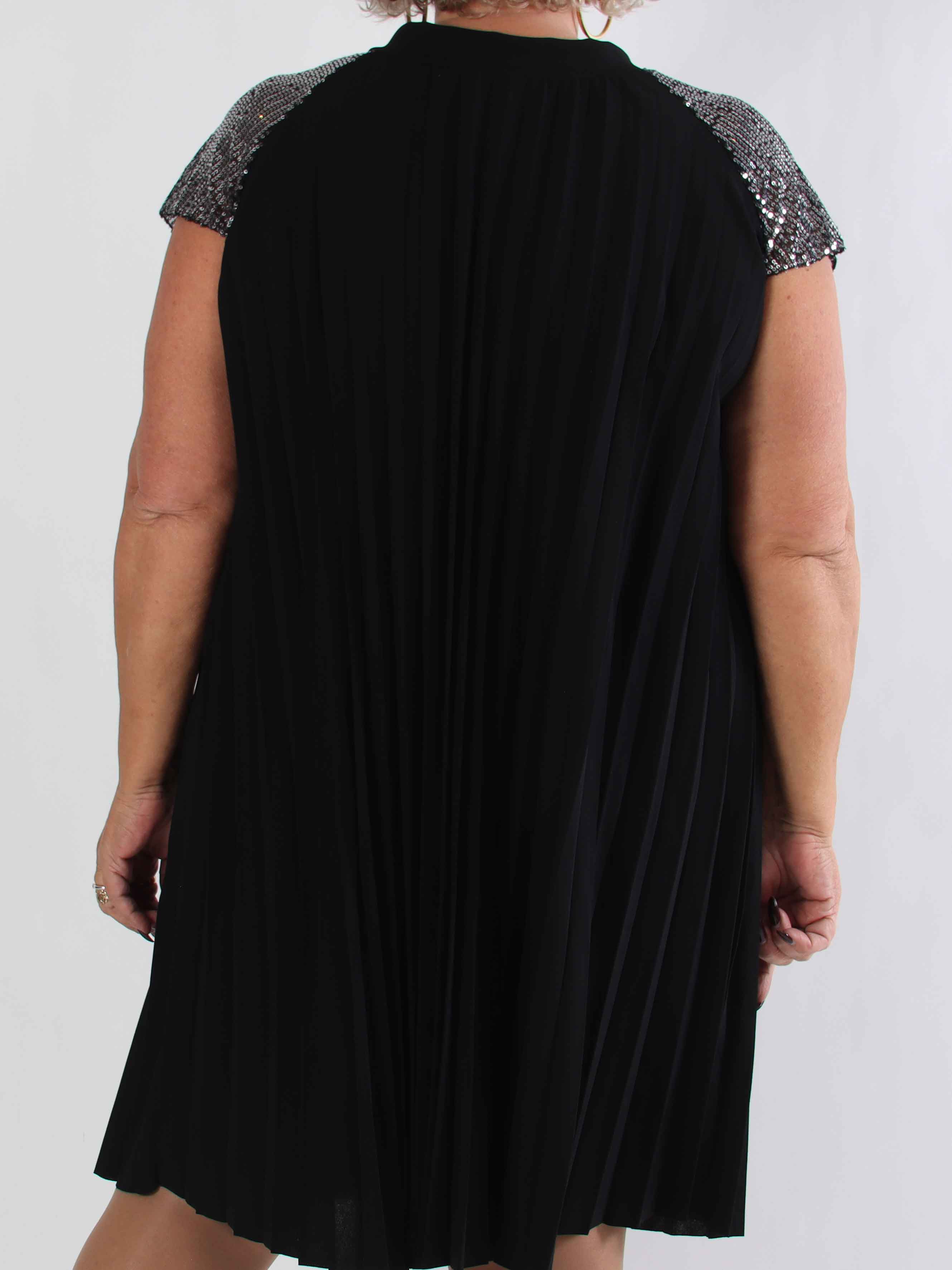 Electra - Plisserad A-linjeformad plus size klänning med paljettärmar