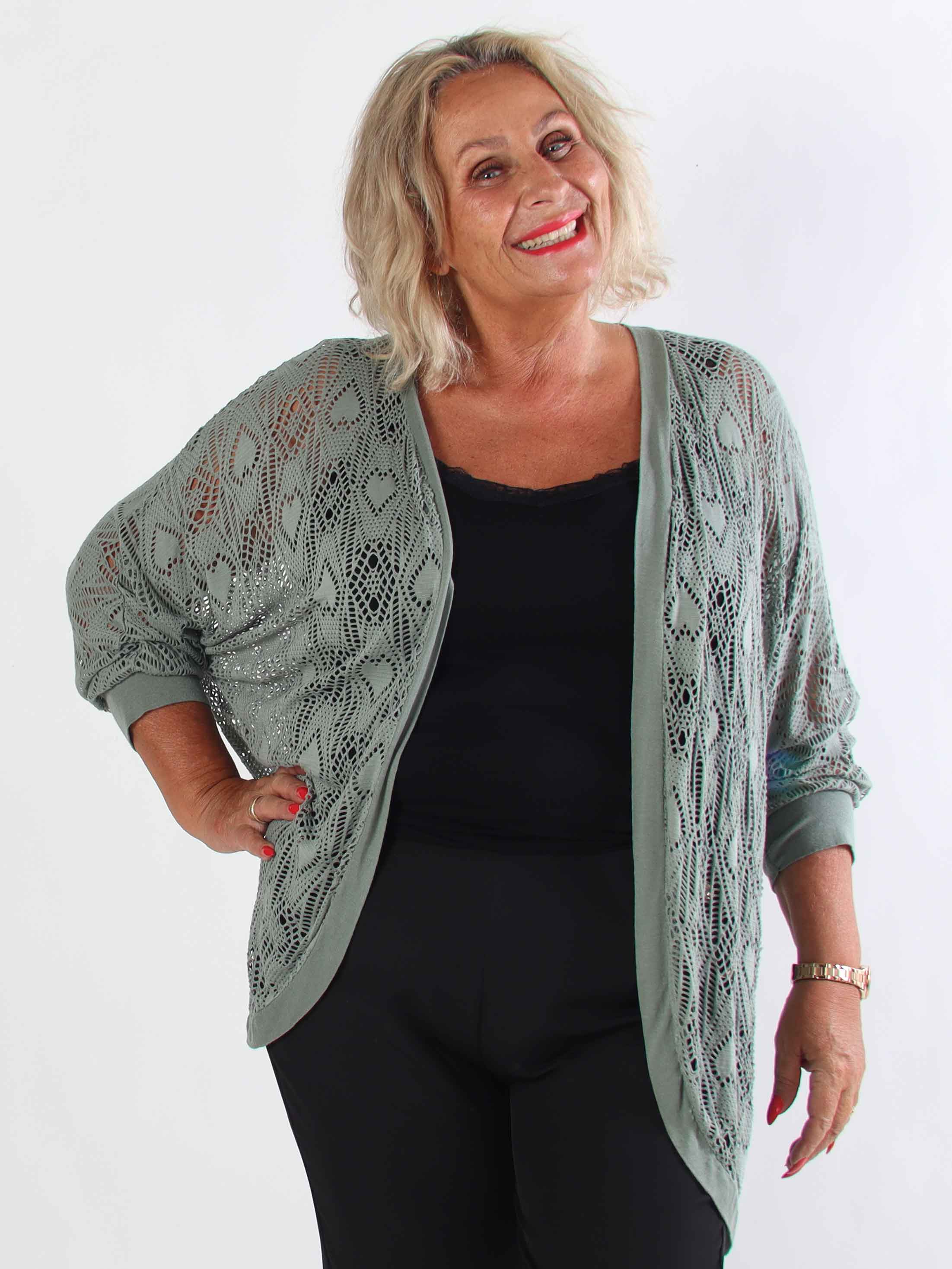 Elly Long - Lätt plus size kofta i viskos med hålmönster